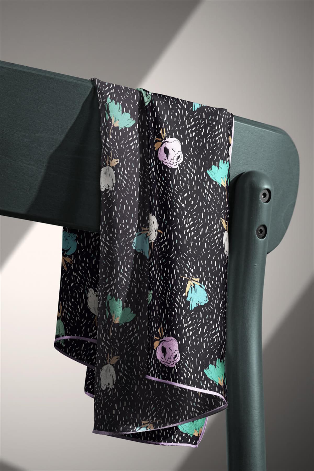 %100 Twill İpek Çıtır Çiçek Desenli Lila - Su Yeşili Renkli 90x90 Eşarp Dikim Şekli : El Dikişi