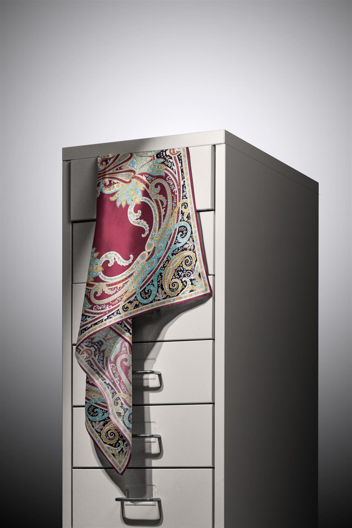 %100 Twill İpek Şal Desenli Bordo Renkli 90x90 Eşarp Dikim Şekli : El Dikişi