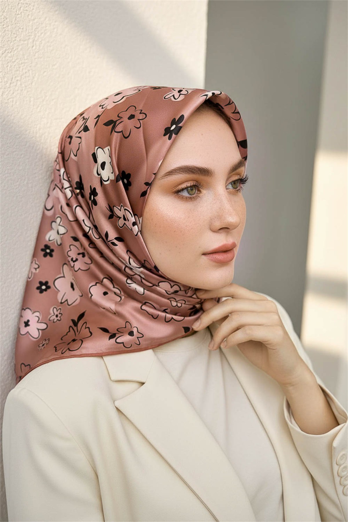 Rayon Papatya Desenli Somon Renkli 90x90 Eşarp (İpek İçermez) Kenar Dikiş Şekli El Dikişli