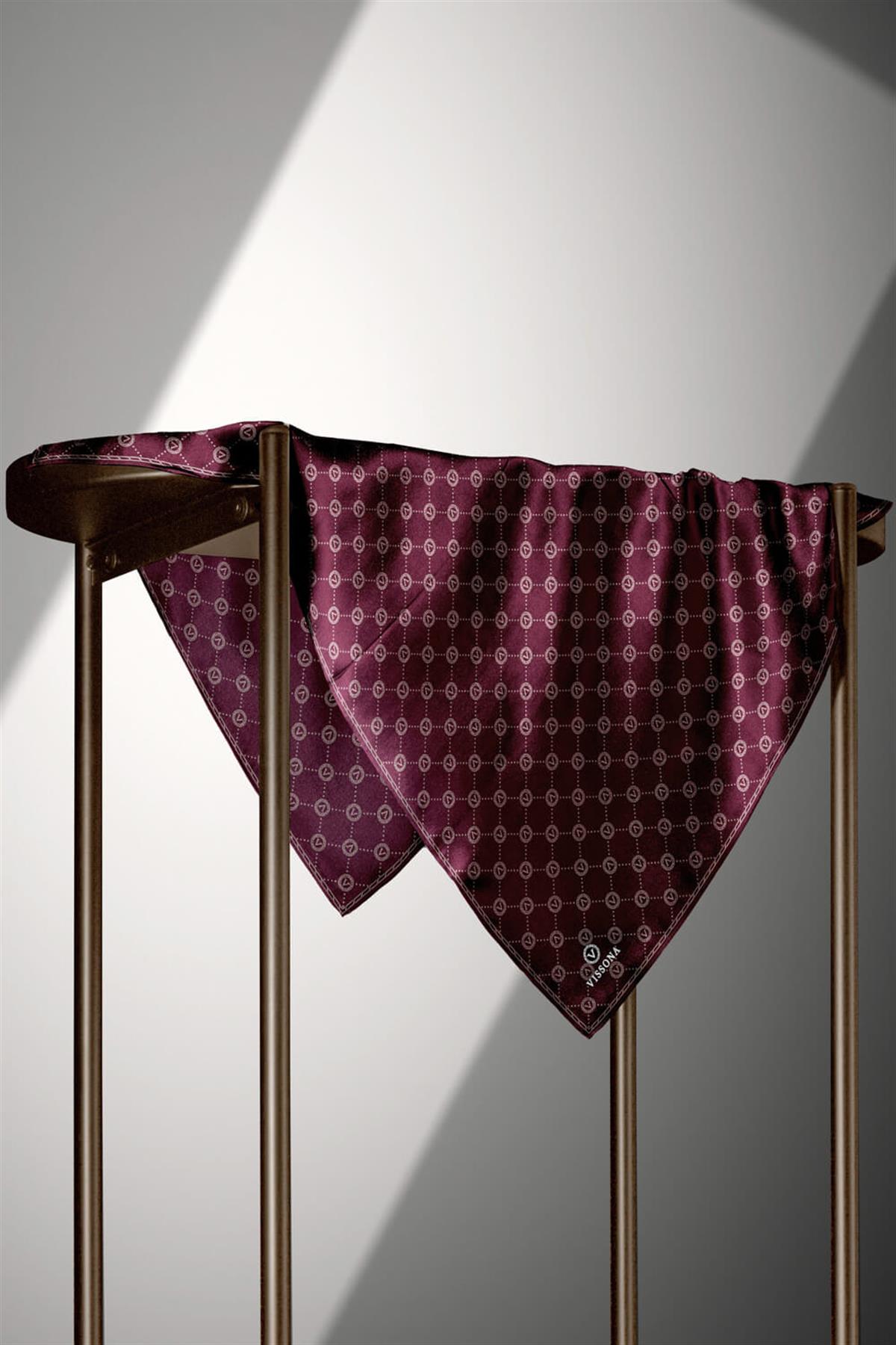 %100 Twill İpek Monogram Desenli Şarabi Renkli 90x90 Eşarp Dikim Şekli : El Dikişi