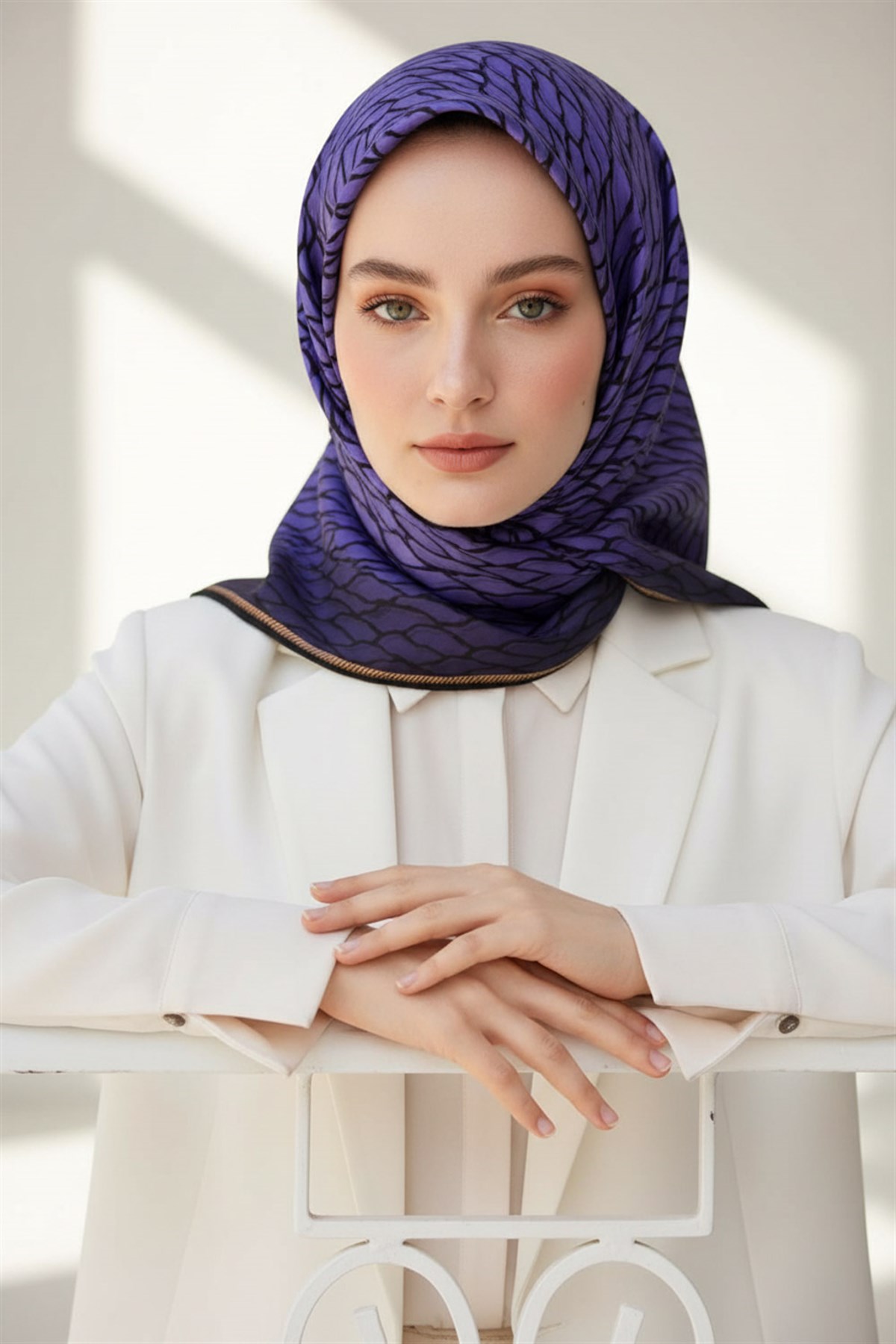 %100 Twill İpek File Desenli Lila - Siyah Renkli 90x90 Eşarp Dikim Şekli : El Dikişi
