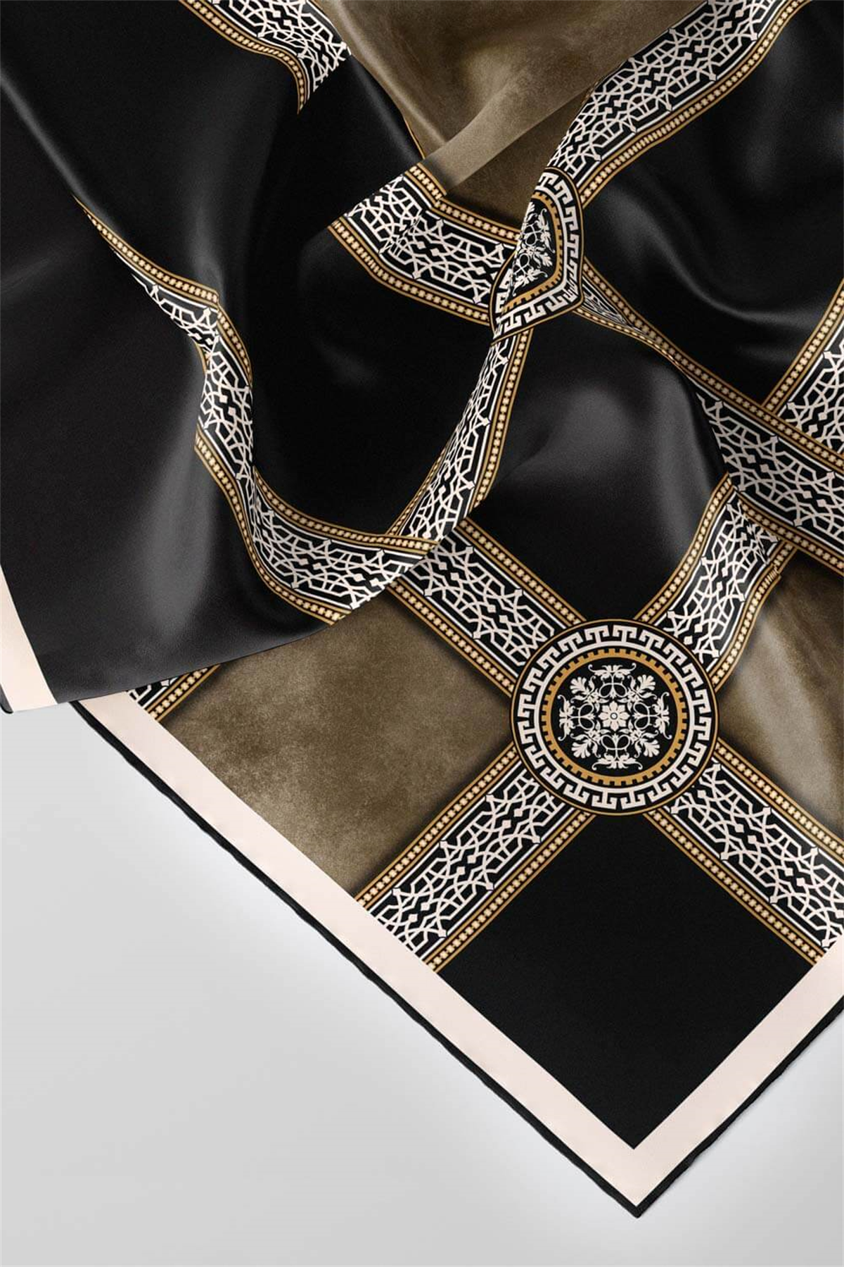 Twill Geometrik Desenli Vizon Renkli 90x90 Eşarp (İpek İçermez) Kenar Dikiş Şekli El Dikişli