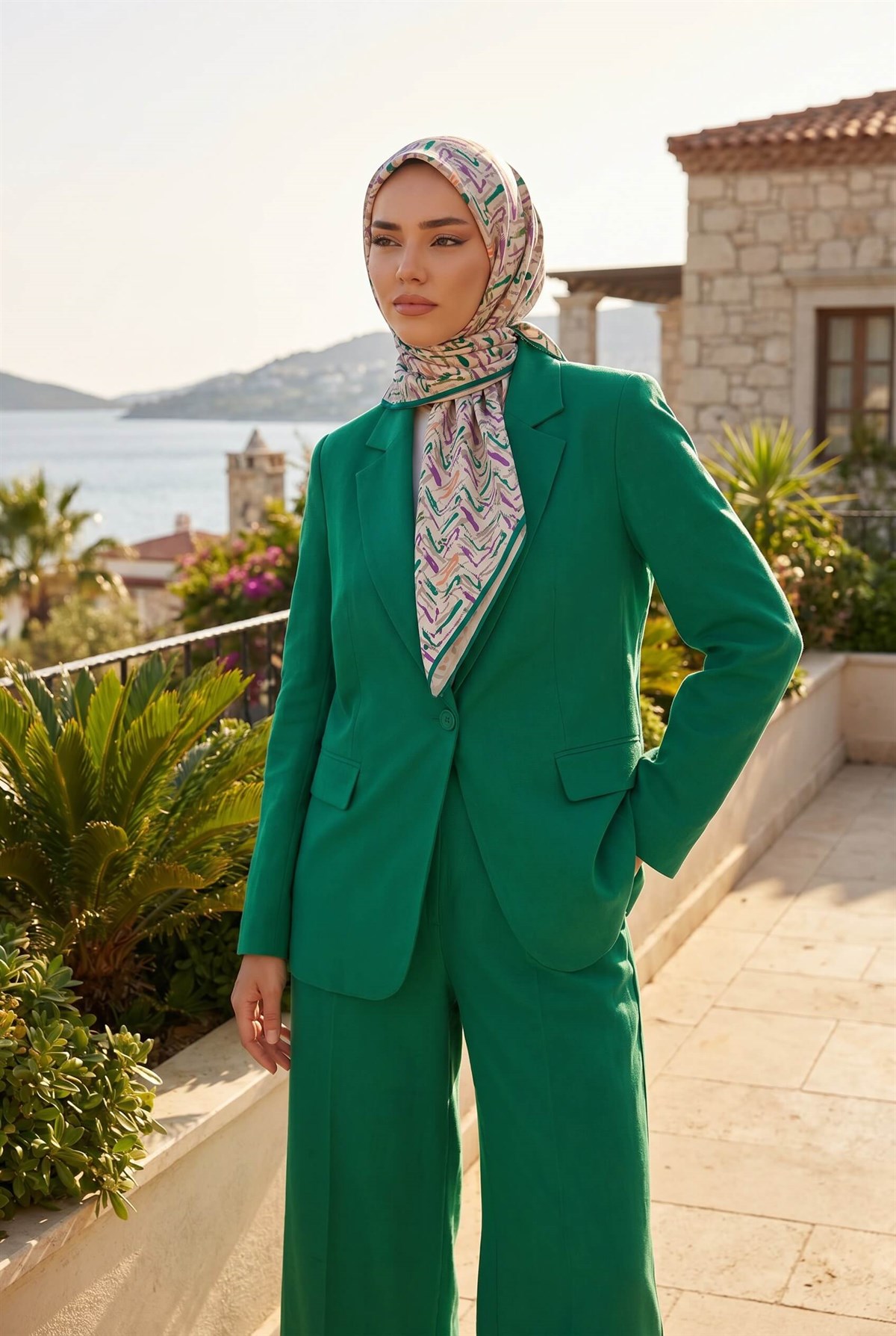 %100 Twill İpek Geometrik Desenli Petrol Yeşili - Mürdüm Renkli 90x90 Eşarp Dikim Şekli : El Dikişi