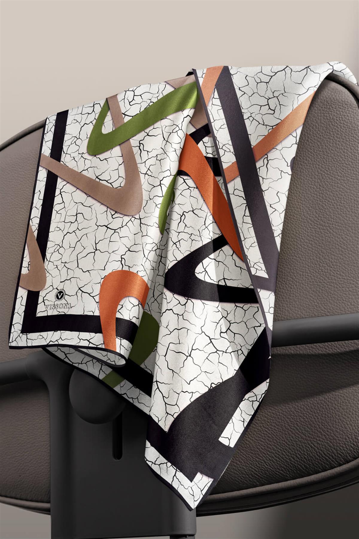 %100 Twill İpek Geometrik Ve Çatlak Desenli Taba - Haki Renkli 90x90 Eşarp Dikim Şekli : El Dikişi