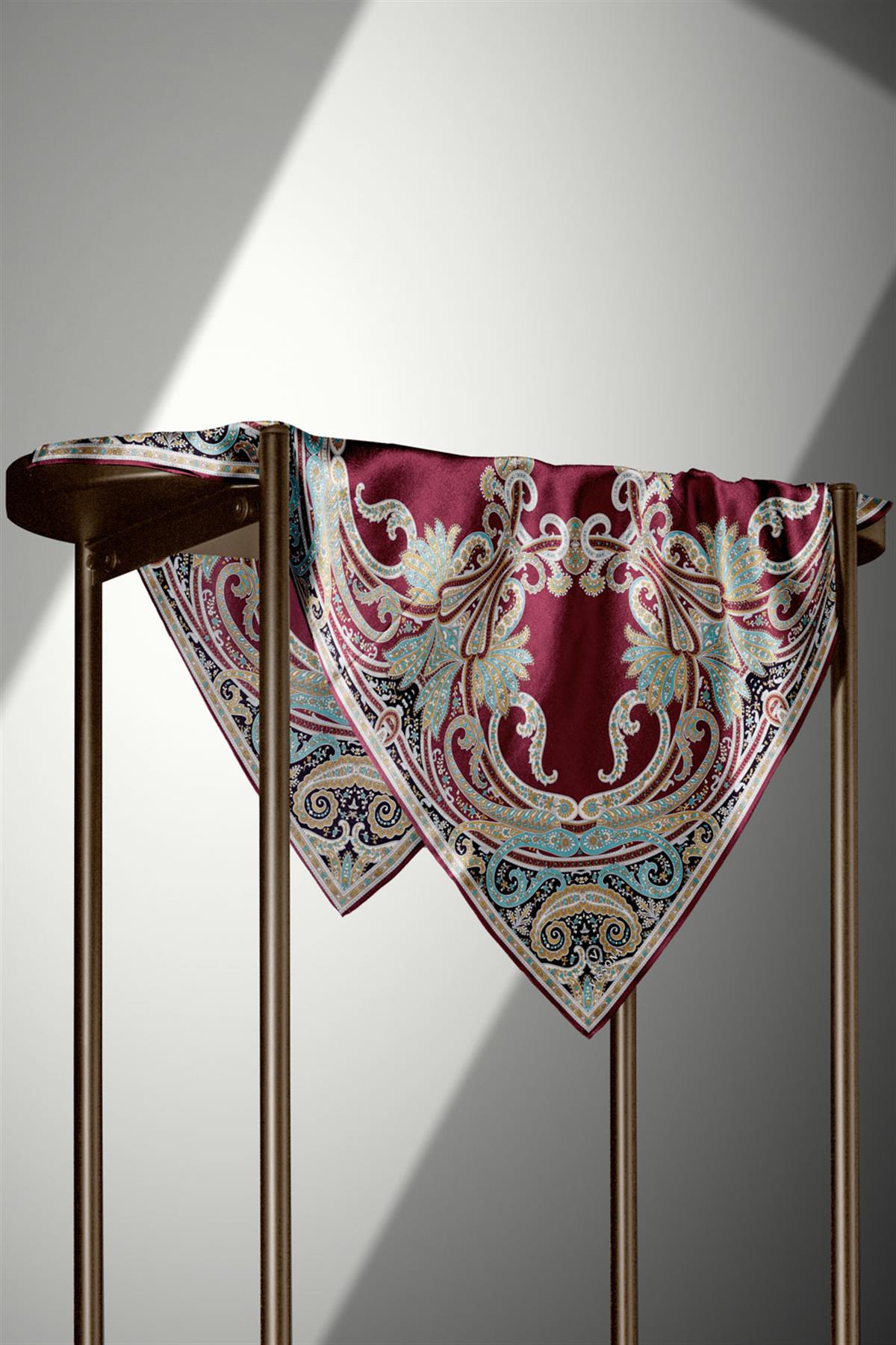 %100 Twill İpek Şal Desenli Bordo Renkli 90x90 Eşarp Dikim Şekli : El Dikişi