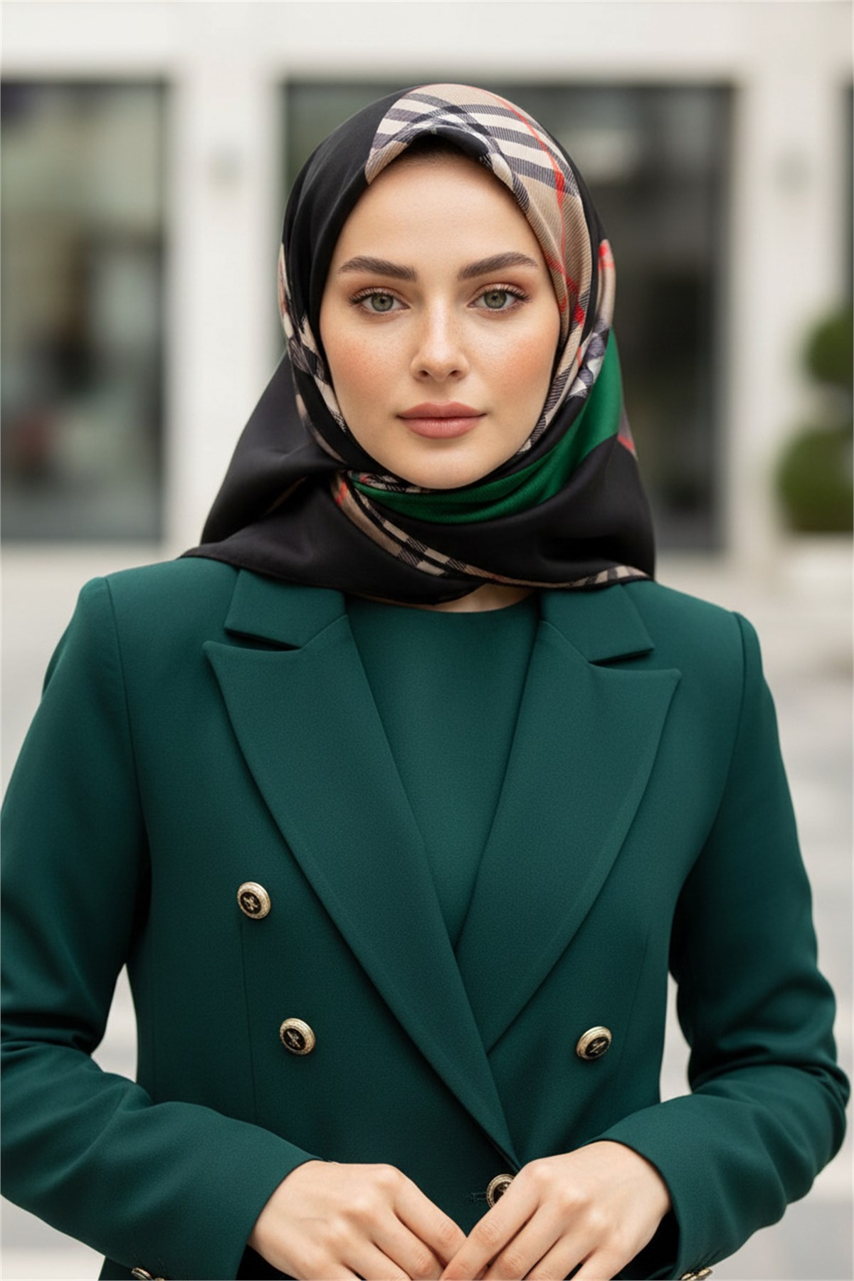 %100 Twill İpek Eşarp 90x90 Zümrüt Yeşili Siyah Ekose Desenli El Dikişli Kadın Eşarp