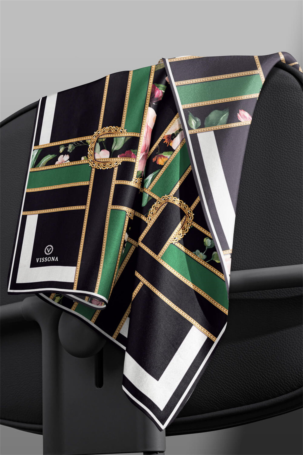 % 57 İPEK % 43 VİSKON Twill İpek Şeritleri Kemerli Ve Çiçek Desenli Zümrüt Yeşili - Siyah Renkli 90x90 Eşarp Dikim Şekli : El Dikişi