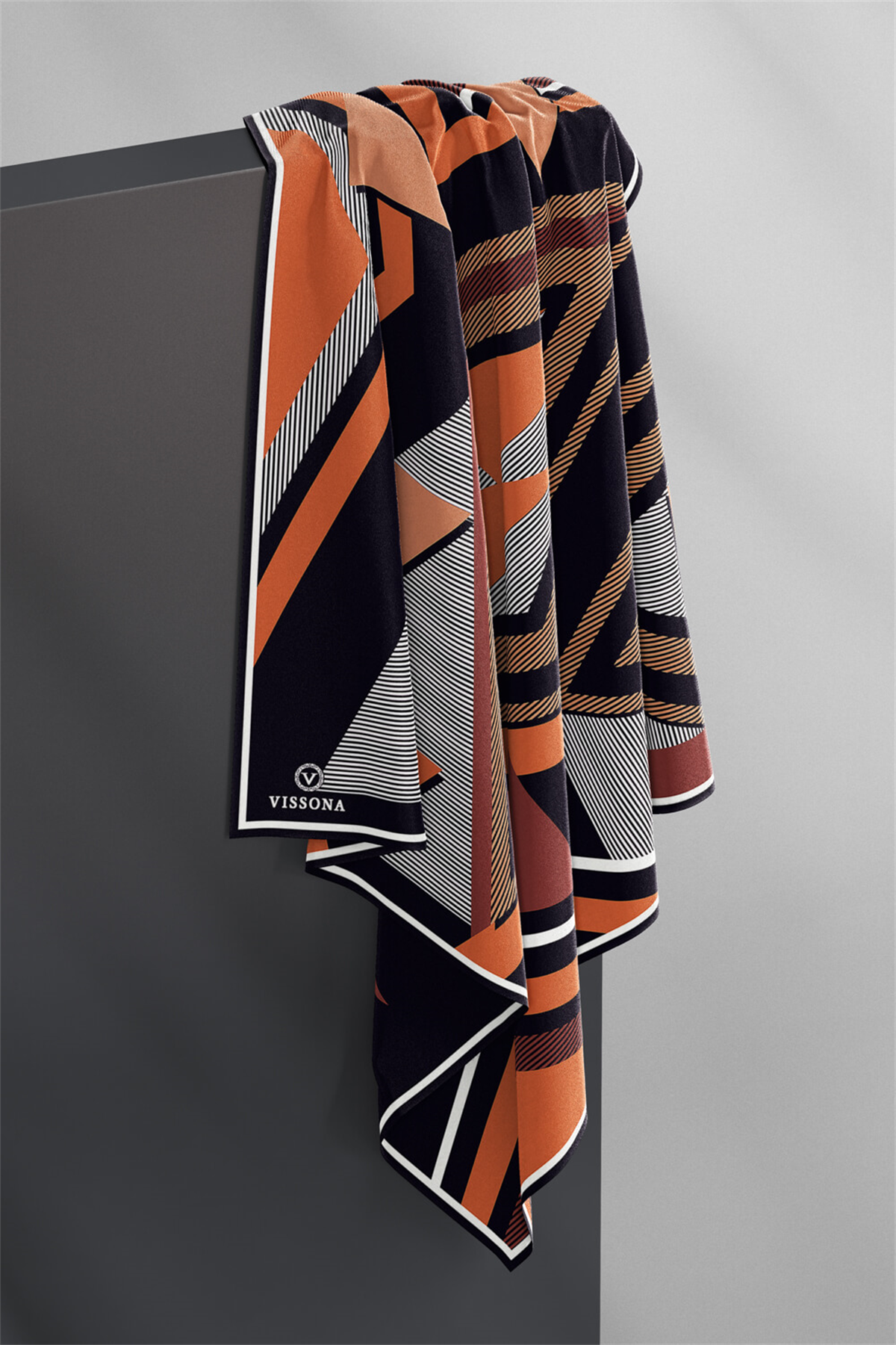 %100 Twill İpek Geometrik Desenli Taba - Siyah Renkli 90x90 Eşarp Dikim Şekli : El Dikişi