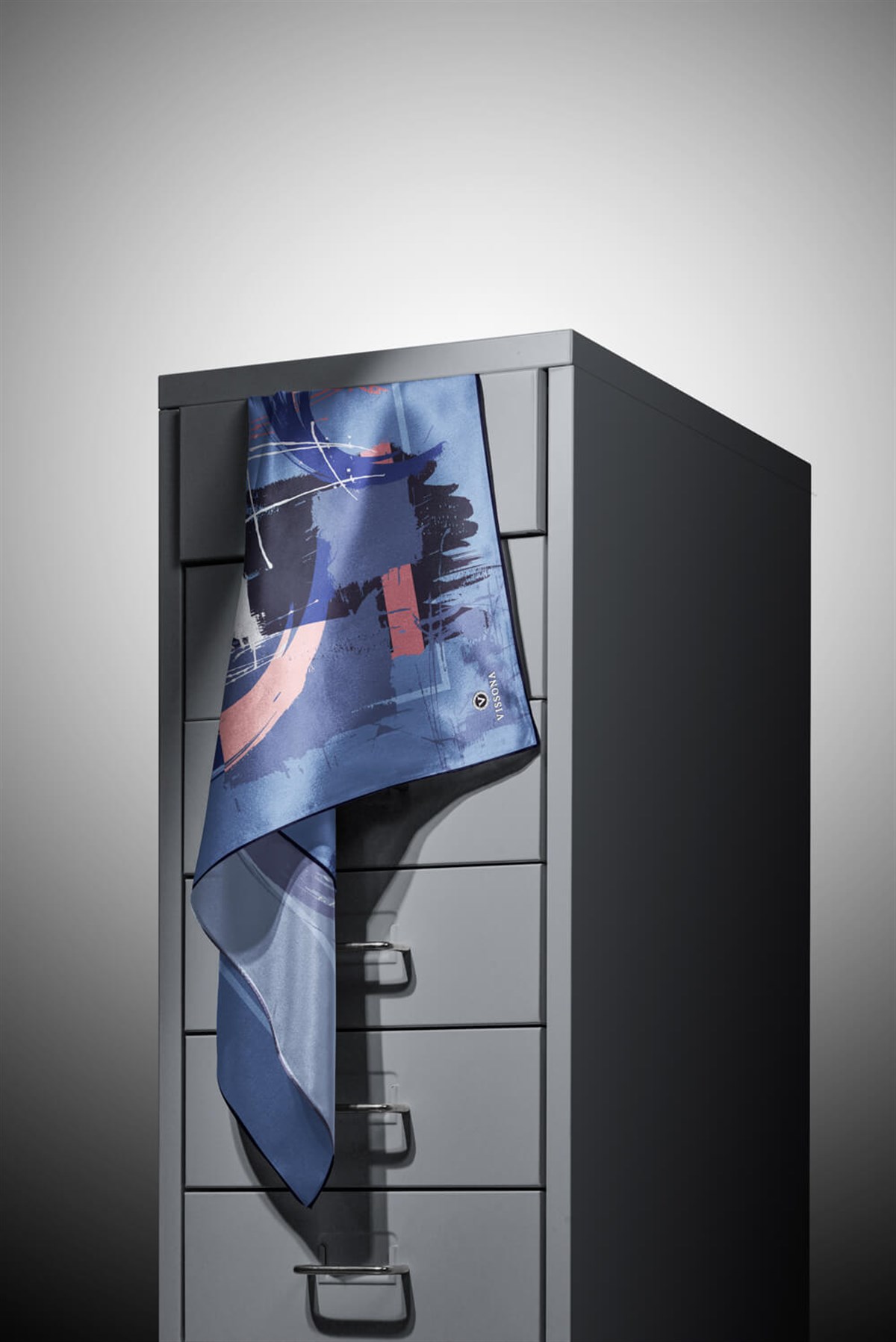 %100 Twill İpek Geometrik Desenli İndigo - Gül Kurusu Renkli 90x90 Eşarp Dikim Şekli : El Dikişi