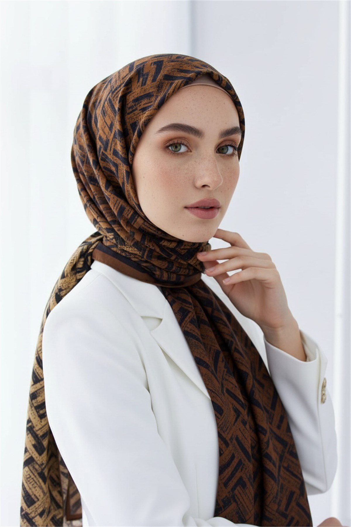 KREP DEGRADELİ ÇİZGİ DESENLİ TABA RENKLİ 75X195 KIRIŞMAZ ŞAL