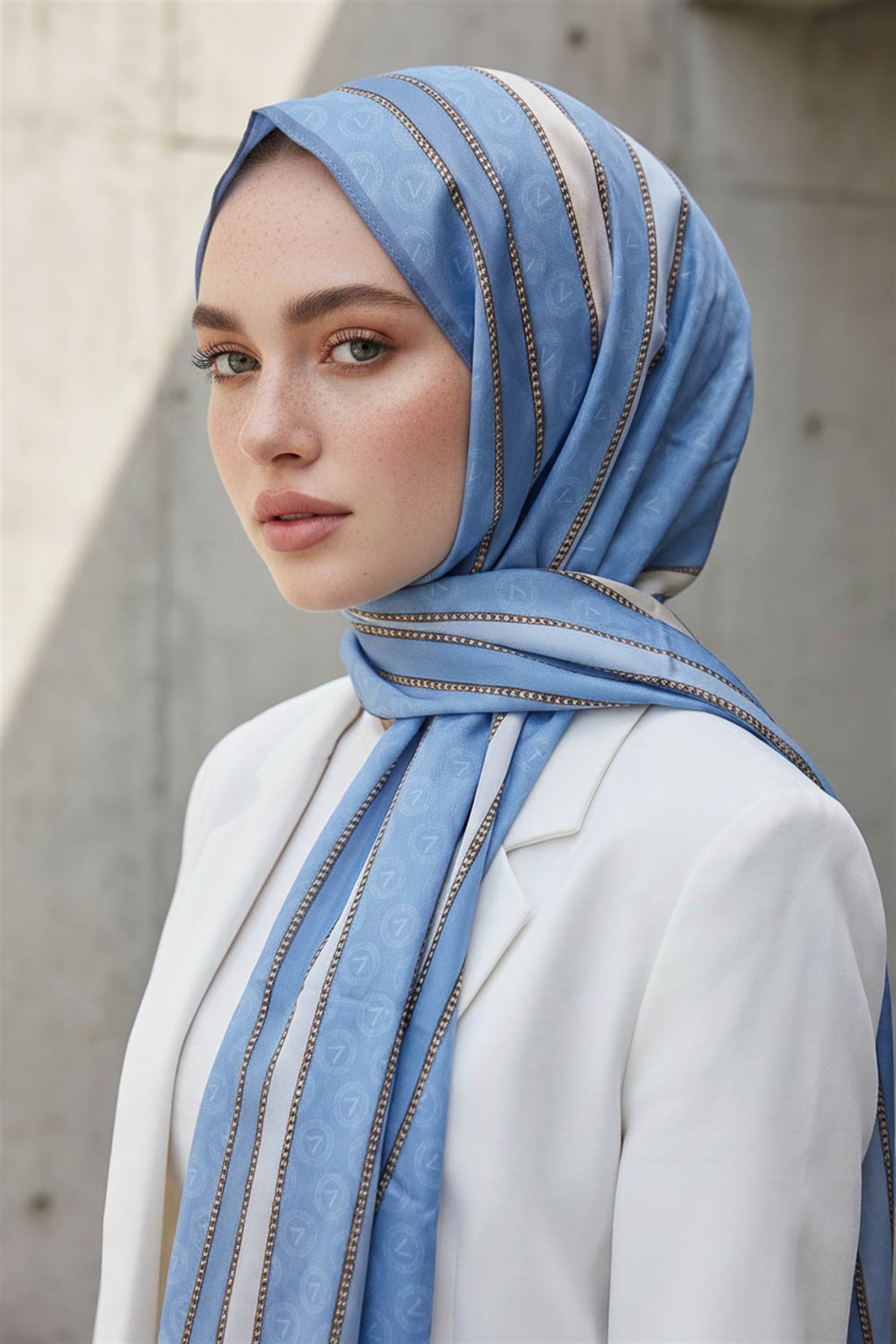 %100 Saf İpek Şal İnce Saten Vual Dokuma Monogram Desenli Bebe Mavisi - Lacivert Renkli 90x210 Şal