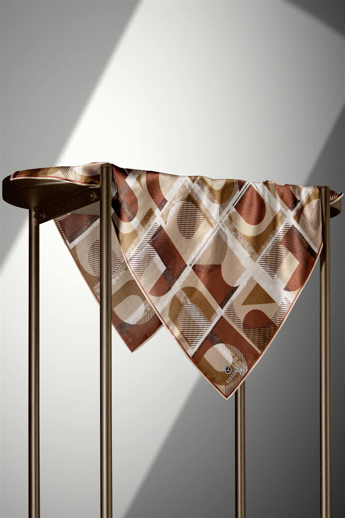 %100 Twill İpek Geometri Desenli Krem - Kahve Renkli 90x90 Eşarp Kenar Dikiş Şekli El Dikişli