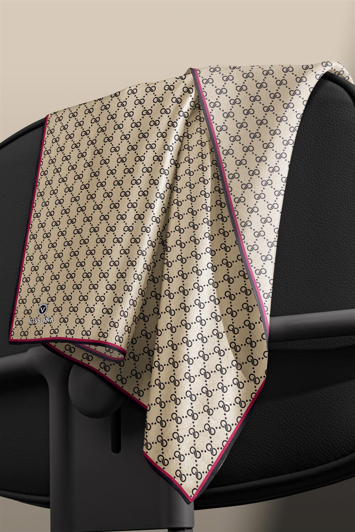 %100 Twill İpek Geometrik Desenli Siyah - Bej Renkli 90x90 Eşarp Dikim Şekli : El Dikişi