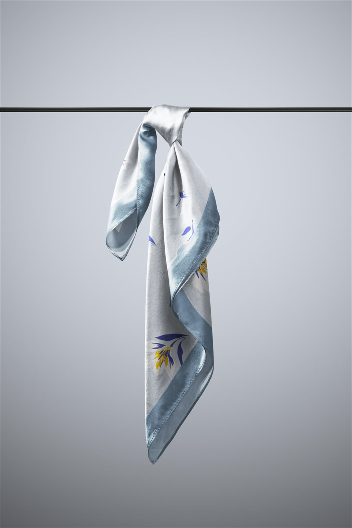 Kadın Çiçek Desenli Bandana 50x50 Açık Mavi DG0157-22 Snz