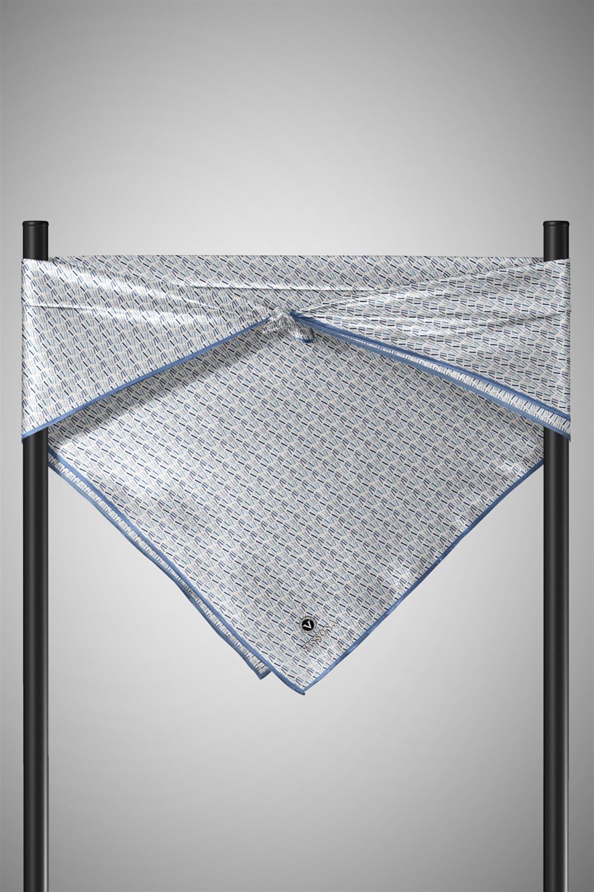 %100 Twill İpek Çizgi Desenli İndigo - Gri Renkli 90x90 Eşarp Dikim Şekli : El Dikişi