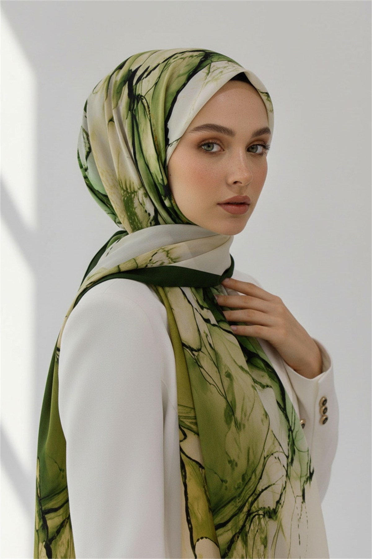 KREP BATİK DESENLİ HAKİ RENKLİ 75X195 KIRIŞMAZ ŞAL