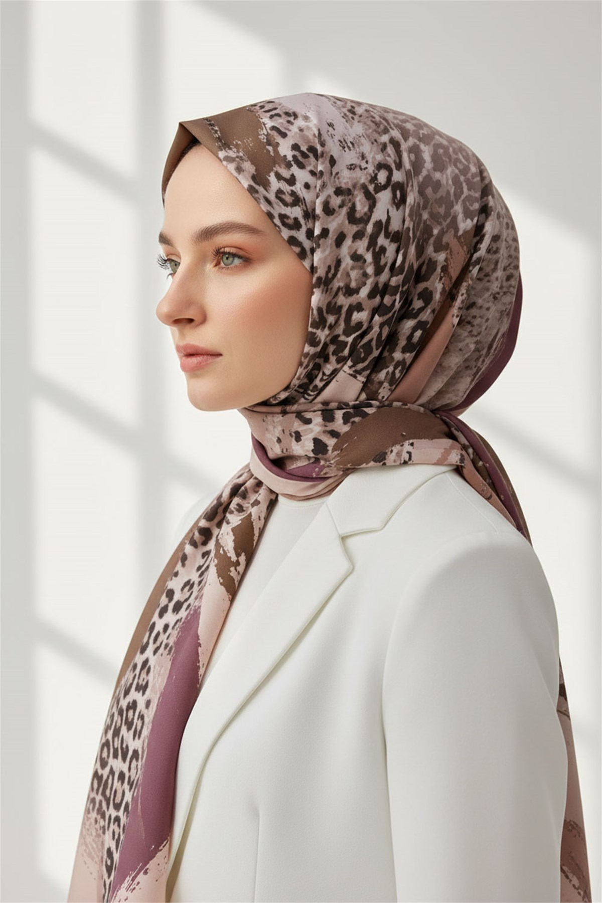 KREP LEOPAR DESENLİ BEJ - SÜTLÜKAHVE RENKLİ 75X195 KIRIŞMAZ ŞAL