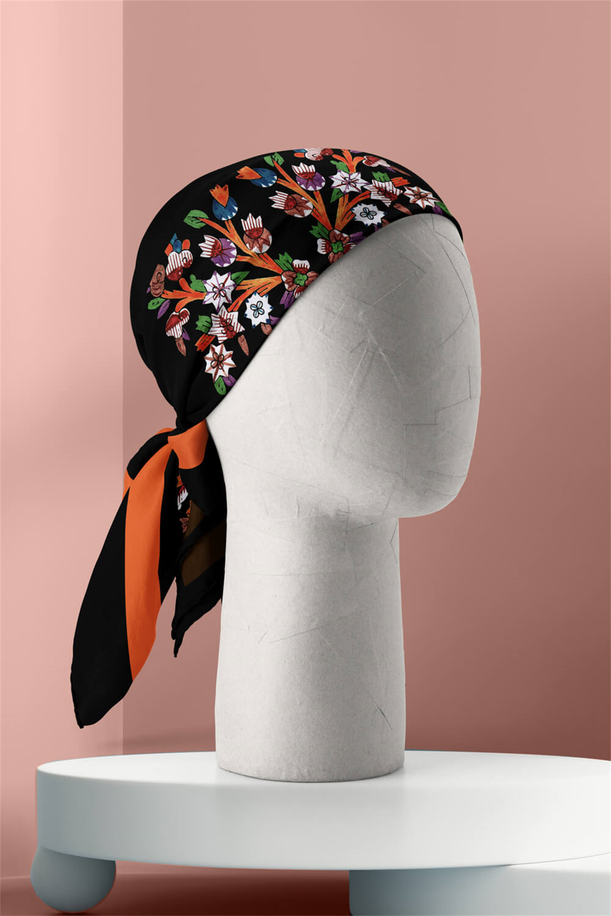 B21 Kadın Siyah Çiçek Desenli 50x50 Bandana DG01579-22