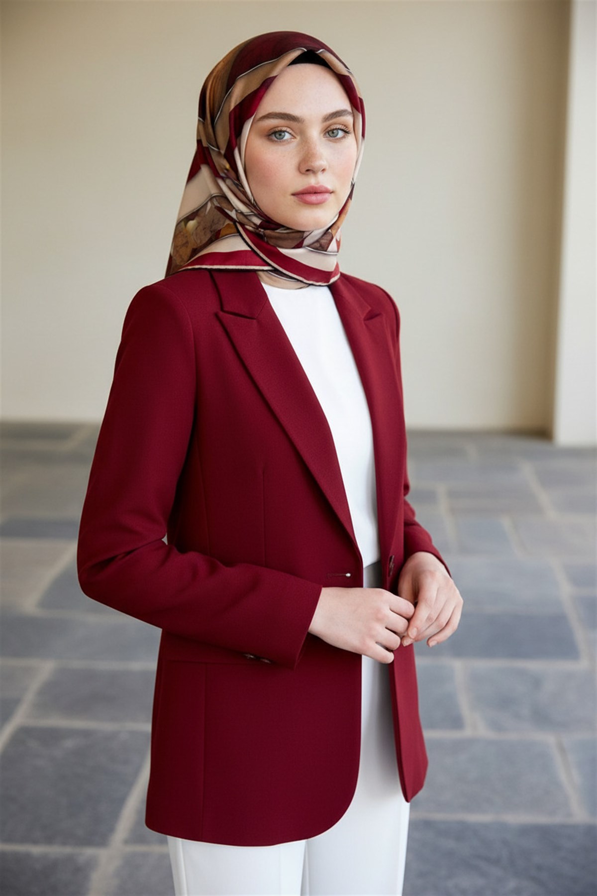 %100 Twill İpek Mermer Efektrli Geometrik Desenli Bordo - Gold Renkli 90x90 Eşarp Dikim Şekli : El Dikişi
