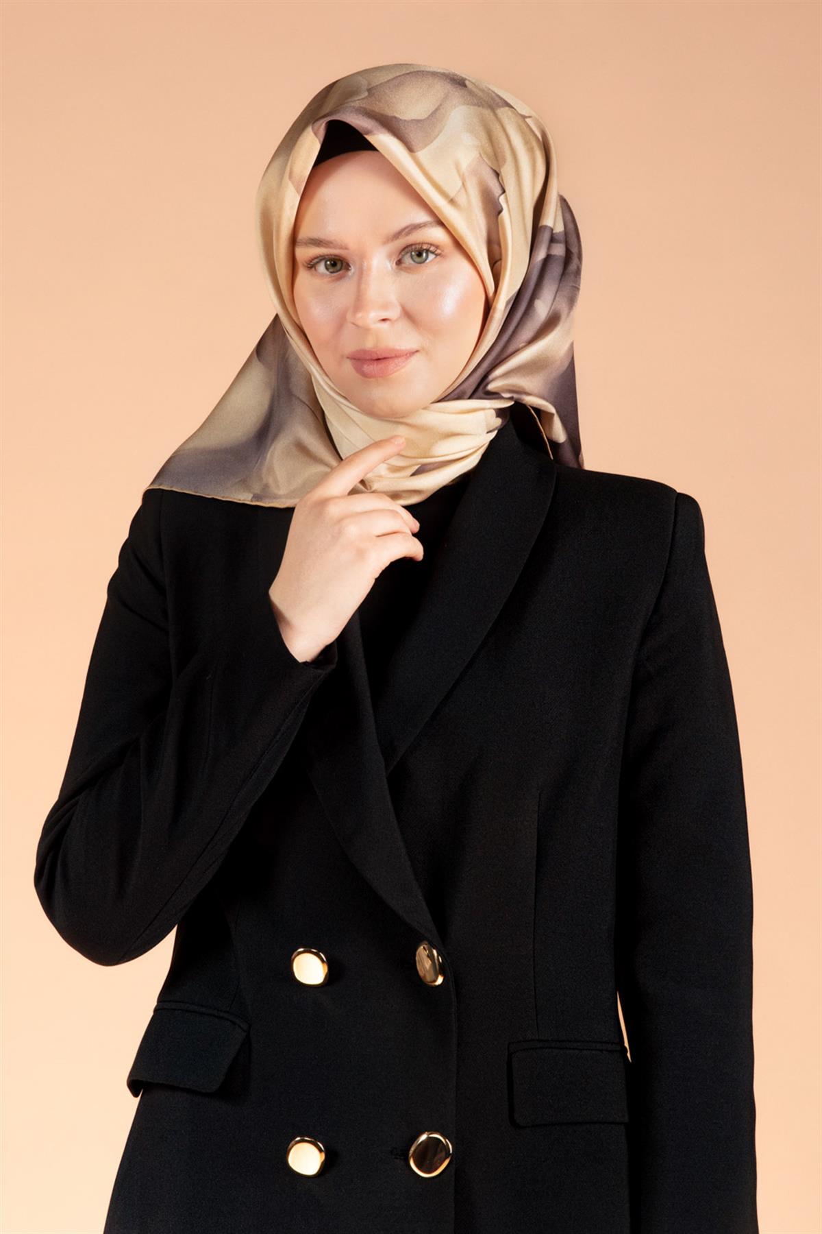 %100 Twill İpek Yaprak Desenli Bej Renkli 90x90 Eşarp Dikim Şekli : El Dikişi