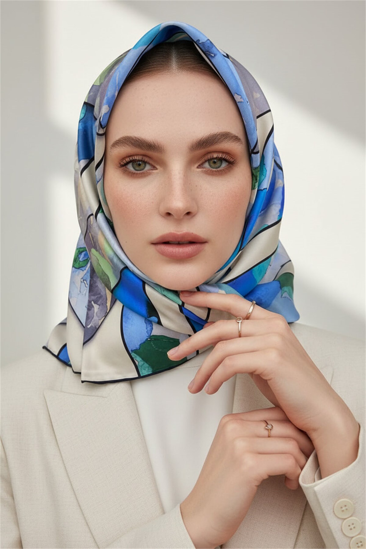 %100 Twill İpek Bahar Çiçekleri Desenli Bebe Mavisi - İndigo Renkli 90x90 Eşarp Kenar Dikiş Şekli El Dikişli