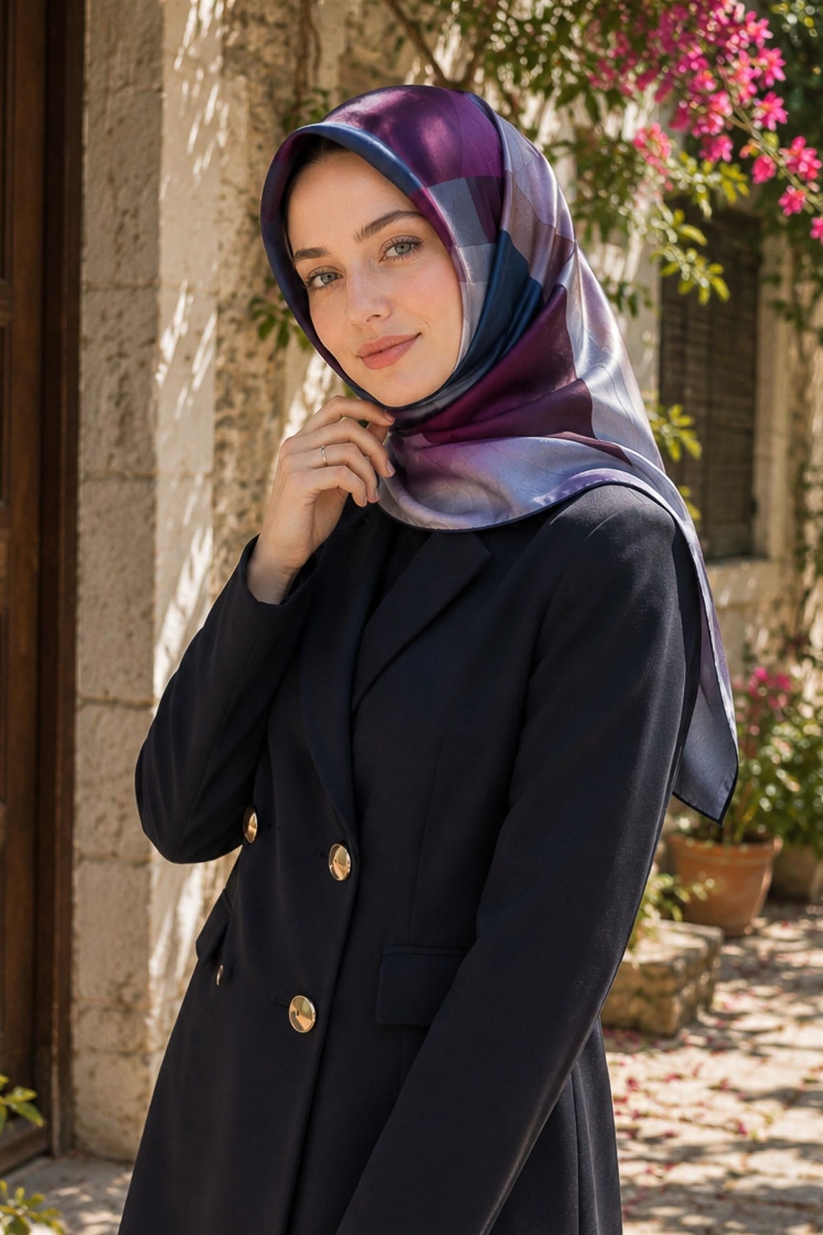 %100 Twill İpek Geometrik Desenli Mürdüm - İndigo Renkli 90x90 Eşarp Dikim Şekli : El Dikişi