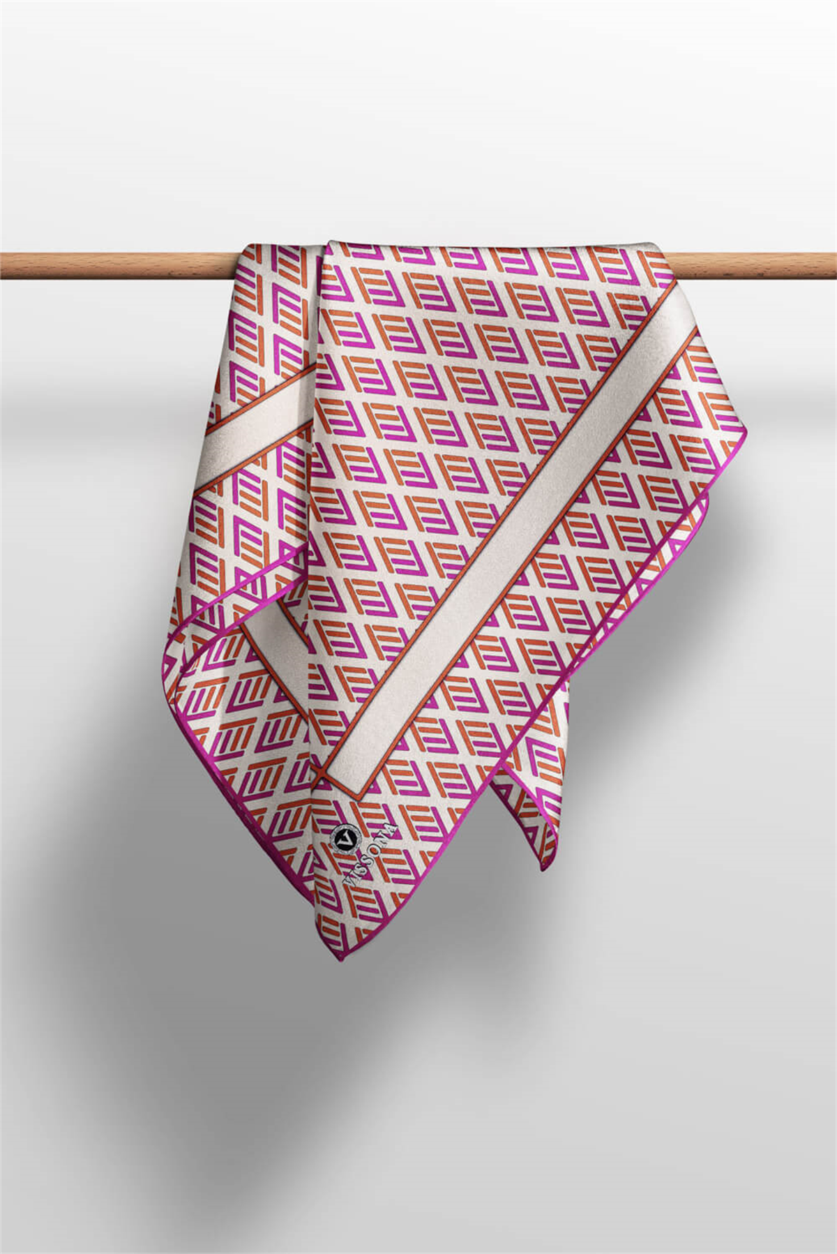 % 57 İPEK % 43 VİSKON Twill İpek Geometrik Desenli Fuşya - Turuncu Renkli 90x90 Eşarp Dikim Şekli : El Dikişi