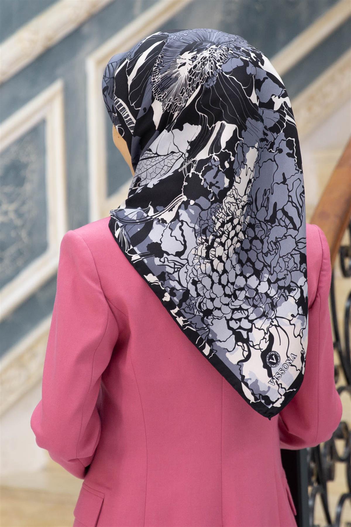 %100 Twill İpek Yaprak Desenli Gri - Siyah Renkli 90x90 Eşarp Dikim Şekli : El Dikişi