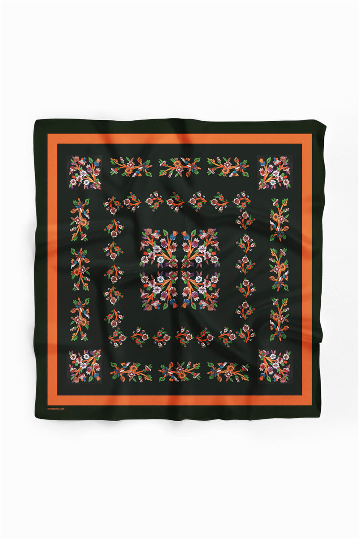 B21 Kadın Siyah Çiçek Desenli 50x50 Bandana DG01579-22