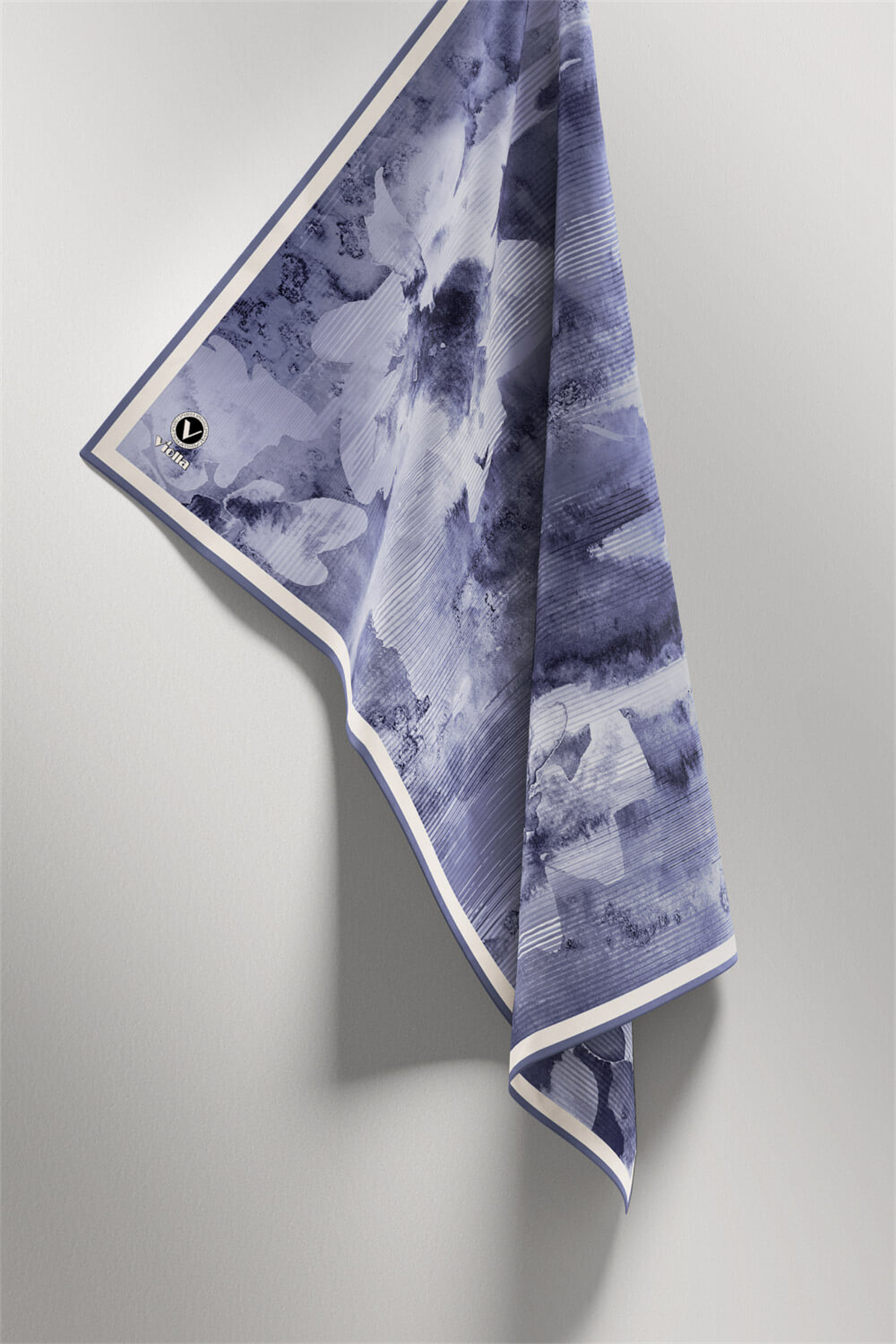 Twill Batik Desenli Bebe Mavisi Renkli 90x90 Eşarp (İpek İçermez) Dikim Şekli : El Dikişi