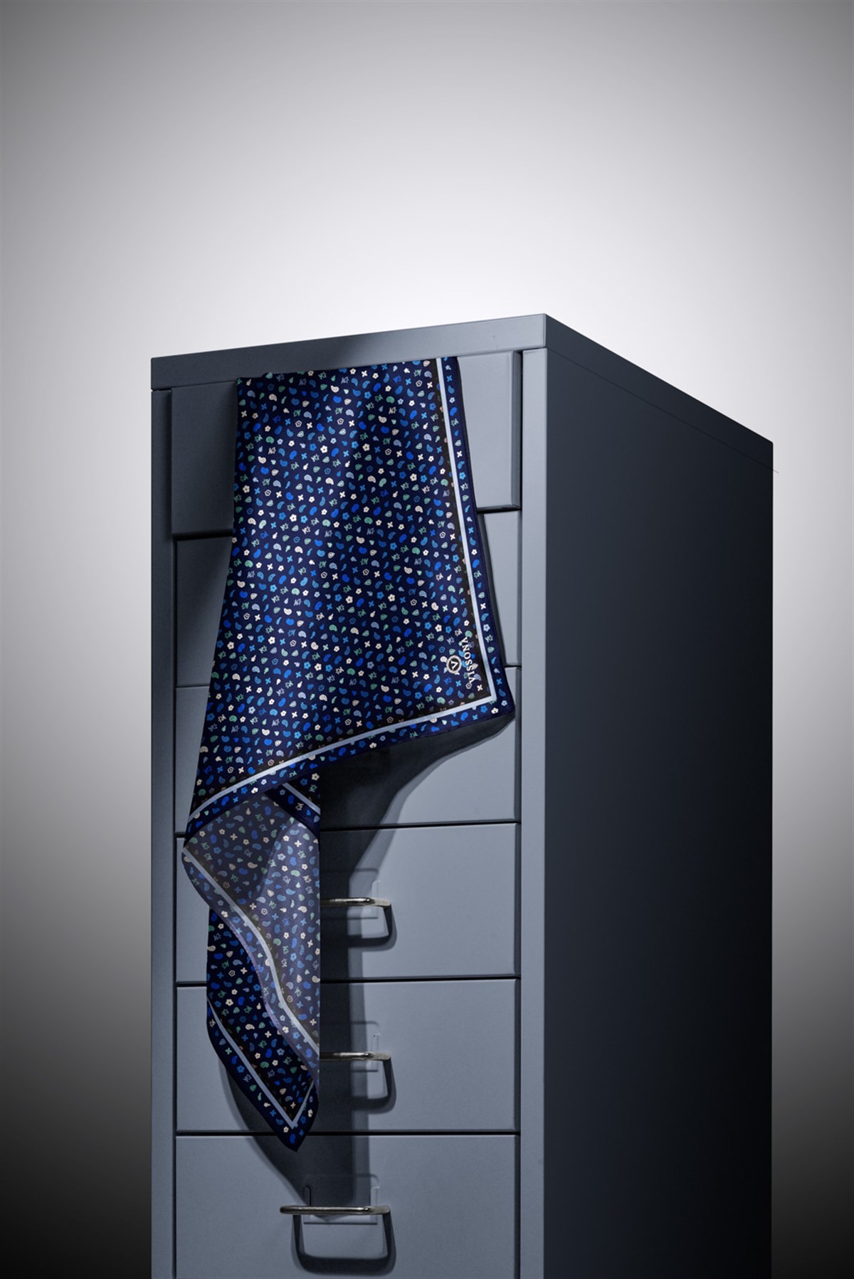 %100 Twill İpek Çıtır Desenli Lacivert Renkli 90x90 Eşarp Dikim Şekli : El Dikişi