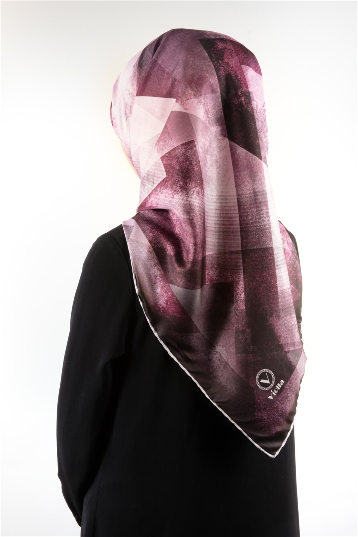 Twill Batik Desenli Mürdüm Renkli 90x90 Eşarp (İpek İçermez) Dikim Şekli : El Dikişi