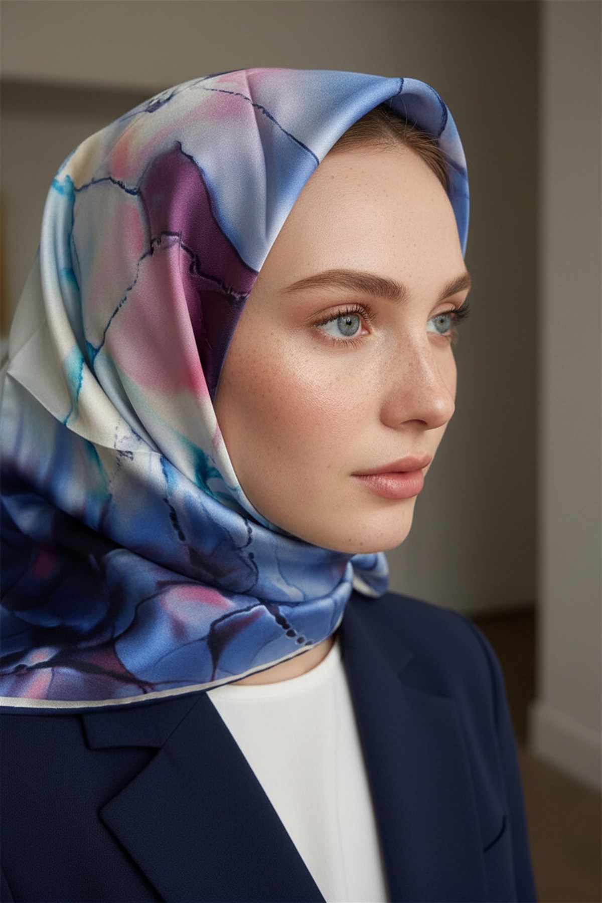 %100 Twill İpek Batik Çiçek Desenli Bebe Mavisi - Pudra Renkli 90x90 Eşarp Kenar Dikiş Şekli El Dikişli