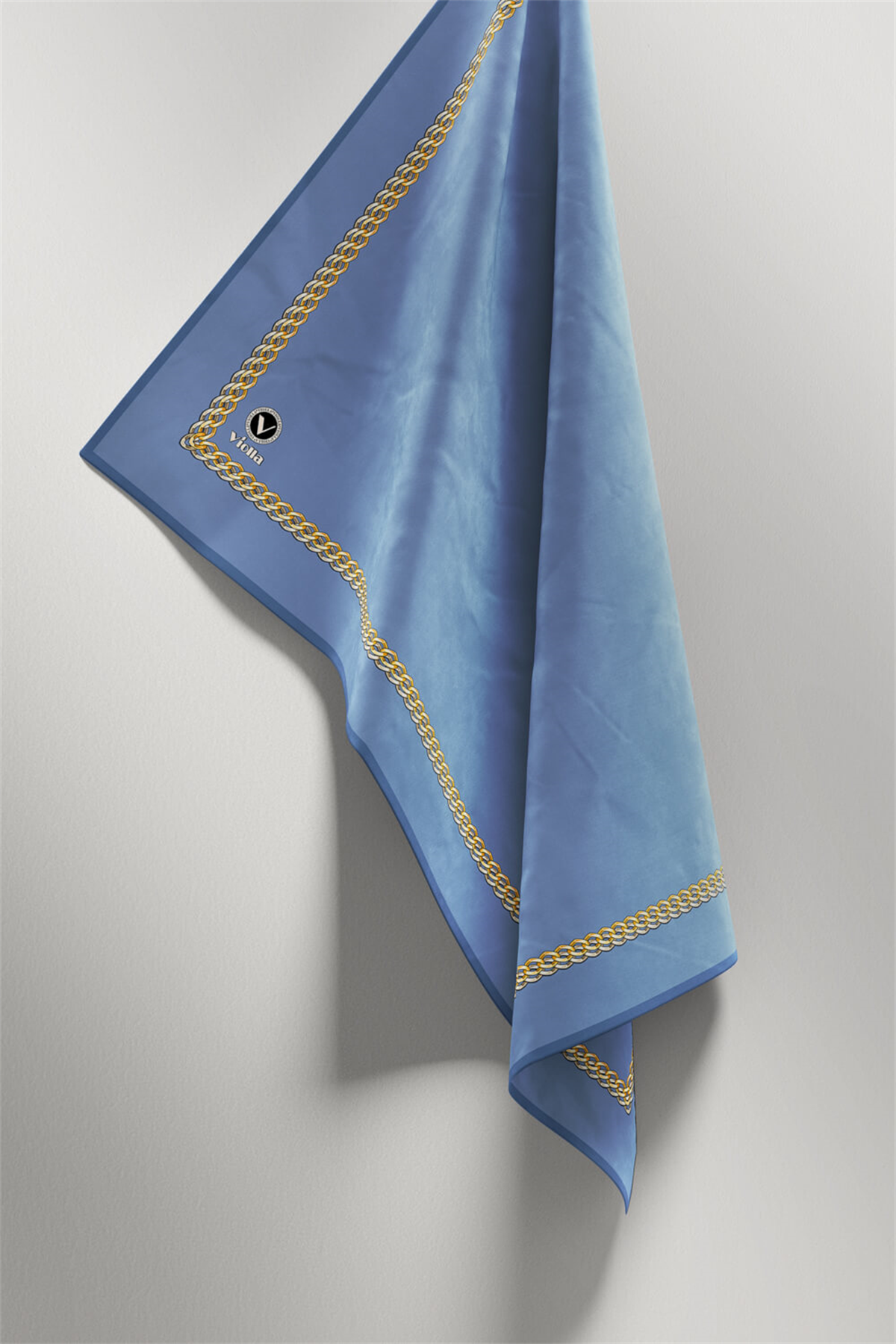Twill Kenar Motifi Zincir Desenli Düz Bebe Mavisi Renkli 90x90 Dikim Şekli : El Dikişi Eşarp (İpek İçermez)