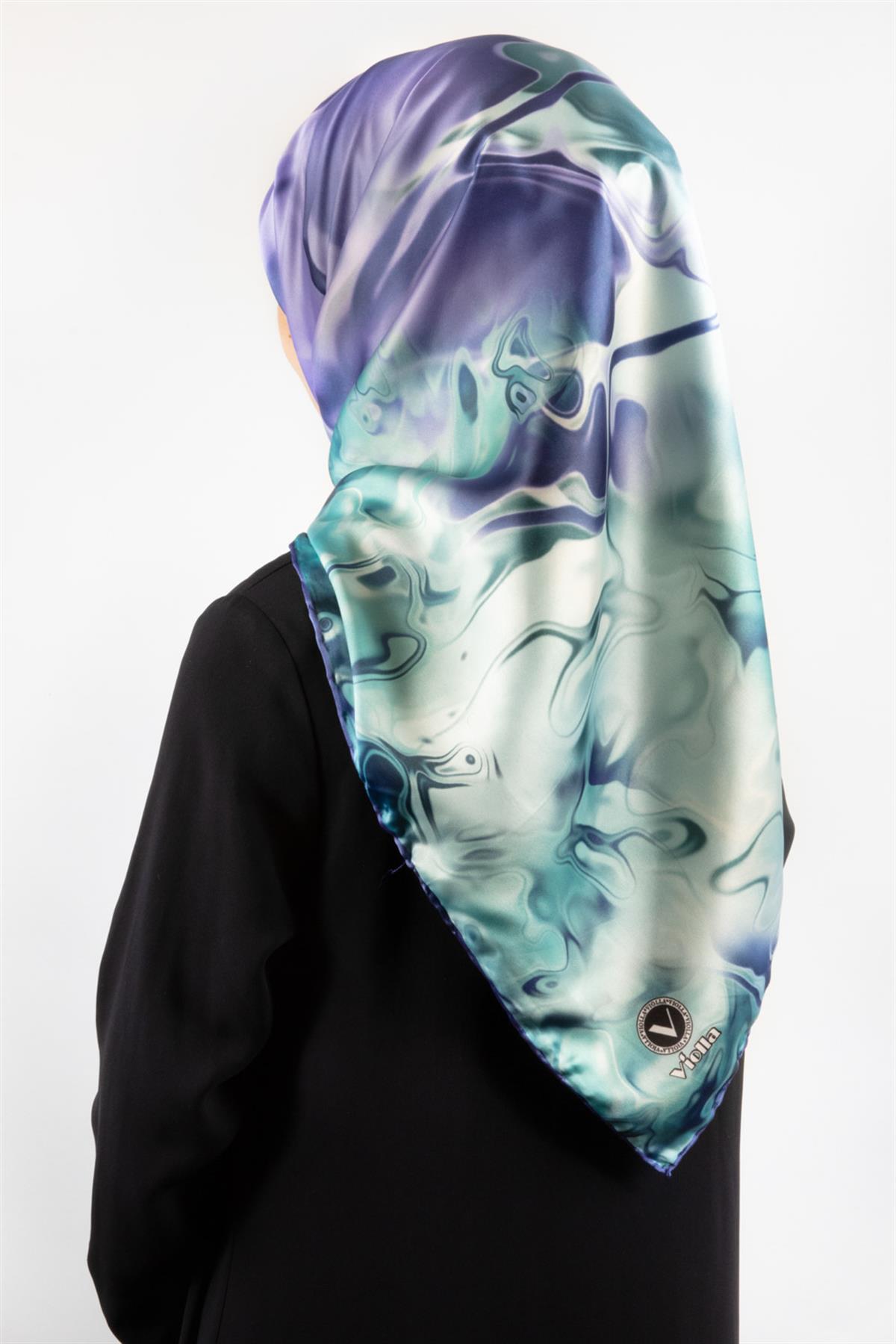 Rayon Batik Desenli İndigo Renkli 90x90 Dikim Şekli : El Dikişi Eşarp (İpek İçermez) Kenar Dikiş Şekli El Dikişli