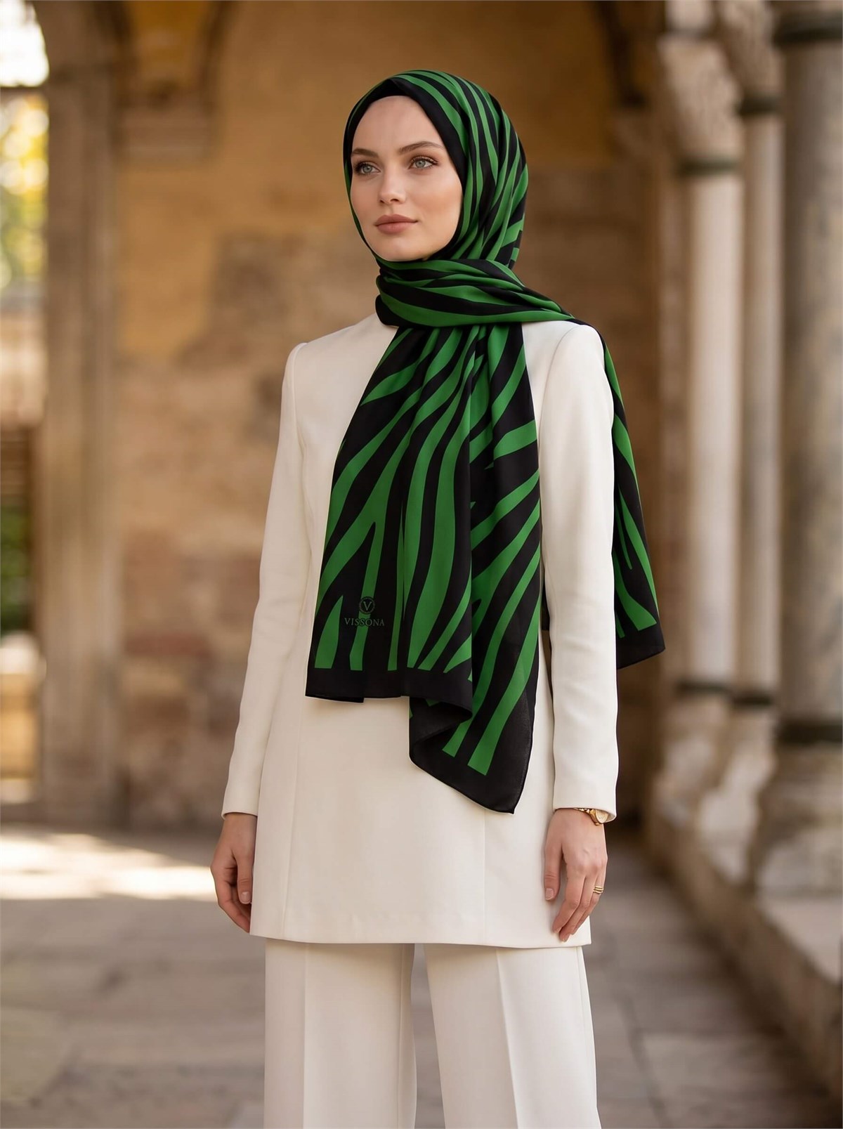 Kırışmaz Krep Şal Zebra Desenli Siyah Zümrüt Yeşili Kaymaz Kolay Şekil Alan 75x195 cm