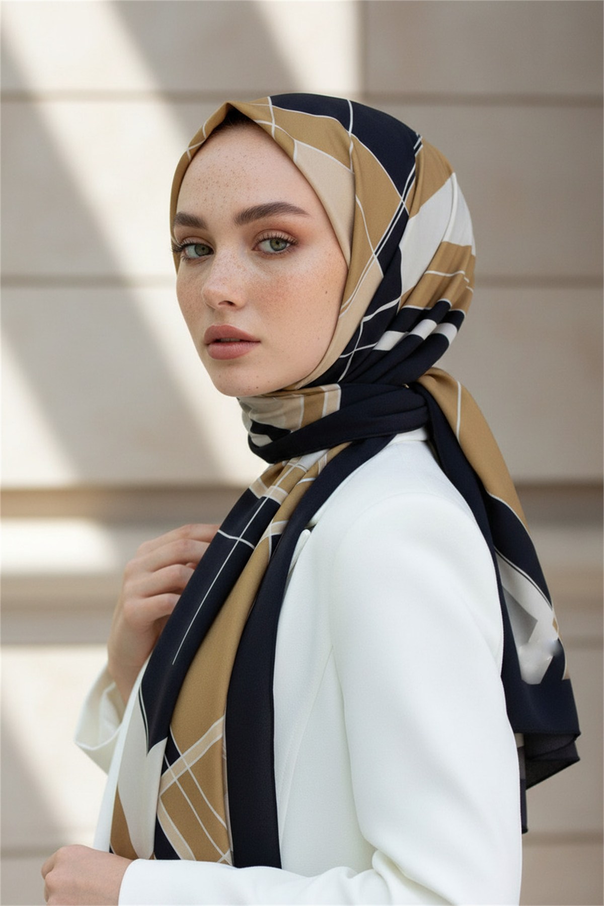 KREP GEOMETRİK DESENLİ SİYAH RENKLİ 75X195 KIRIŞMAZ ŞAL