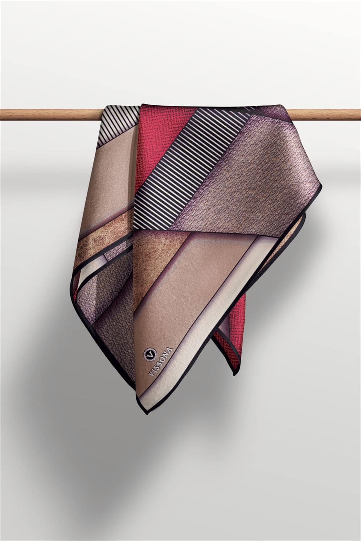 %100 Twill İpek Dokulu ve Geometrik Desenli Bordo - Bej Renkli 90x90 Eşarp Dikim Şekli : El Dikişi