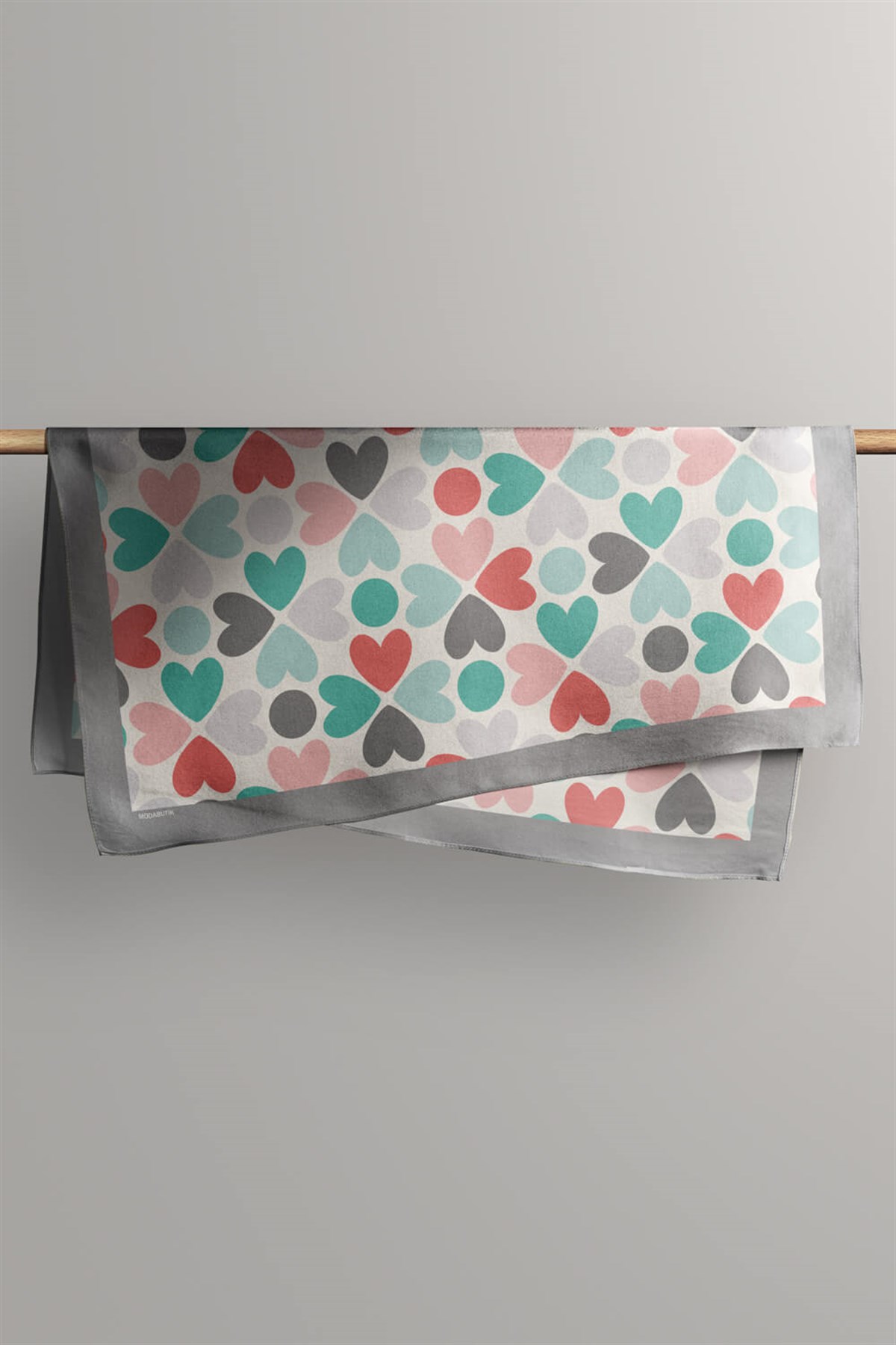 Violla V40 Kadın Kalp Desenli Bandana 50x50 Yeşil Kırmızı DG0122-22