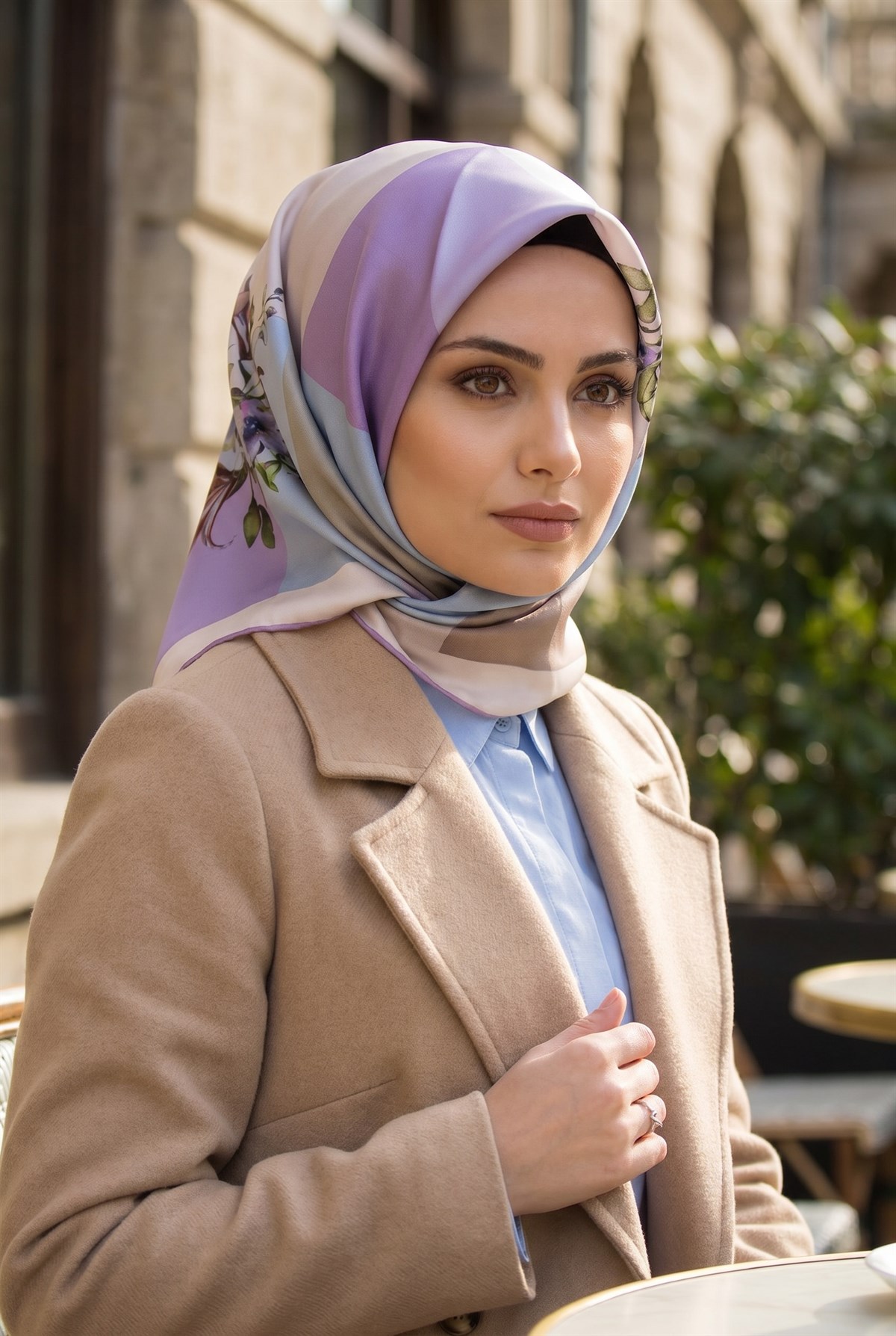 %100 Twill İpek Kareli Ve Çıtır Çiçek Desenli Lila - Bej Renkli 90x90 Eşarp Dikim Şekli : El Dikişi