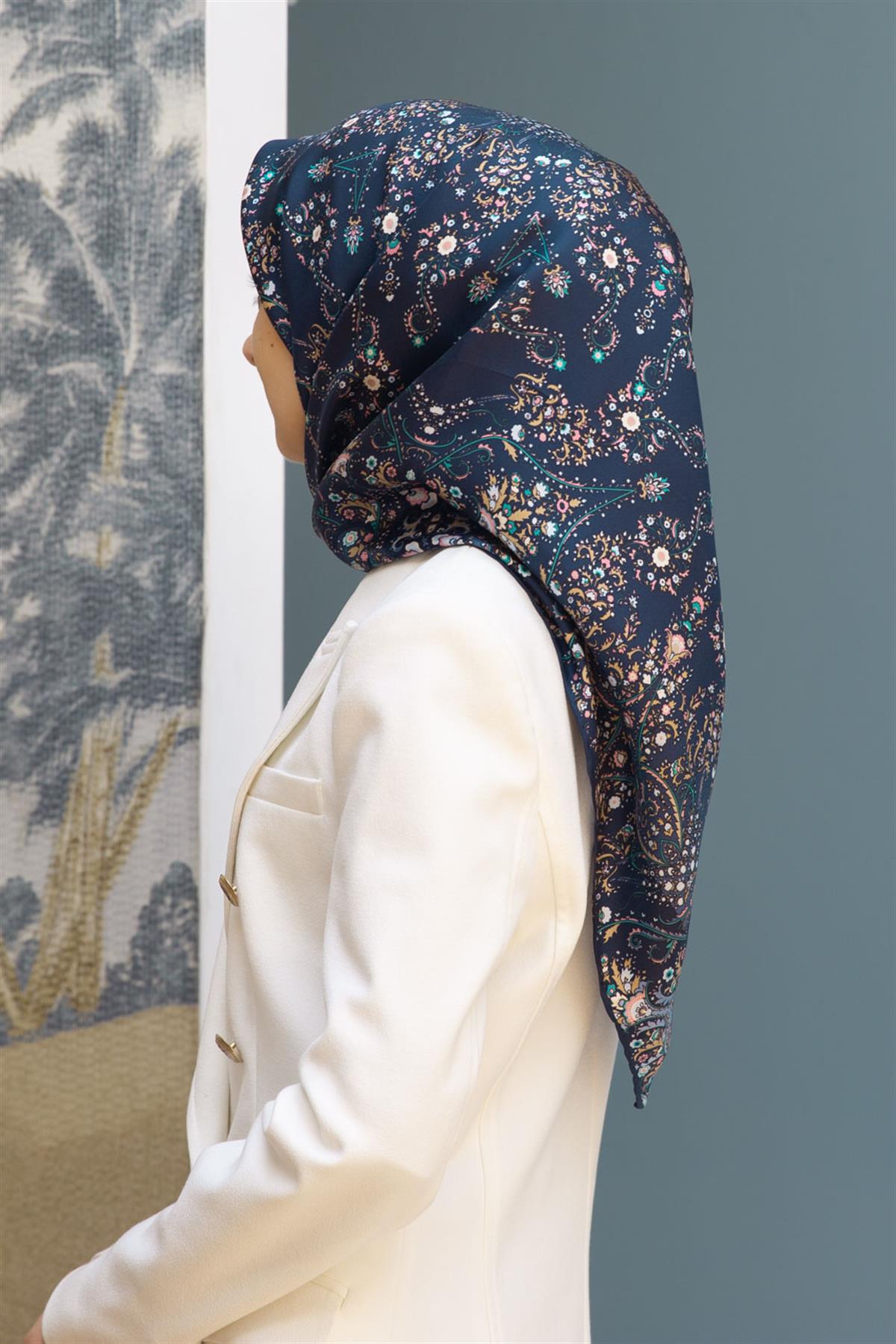 %100 Twill İpek Şal Desenli Lacivert - İndigo Renkli 90x90 Eşarp Dikim Şekli : El Dikişi