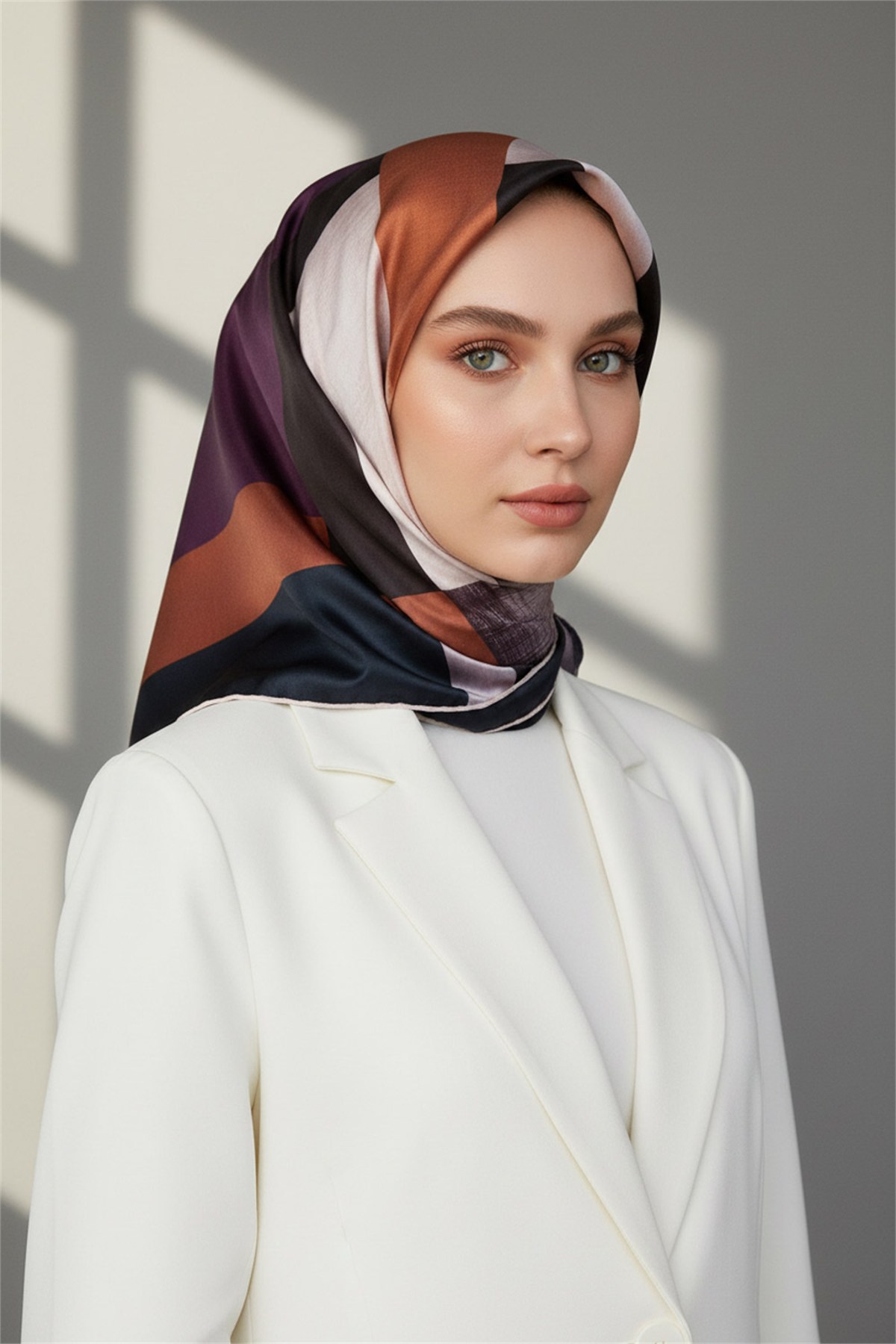 Twill Geometrik Desenli Lila Renkli 90x90 Eşarp (İpek İçermez) Kenar Dikiş Şekli El Dikişli