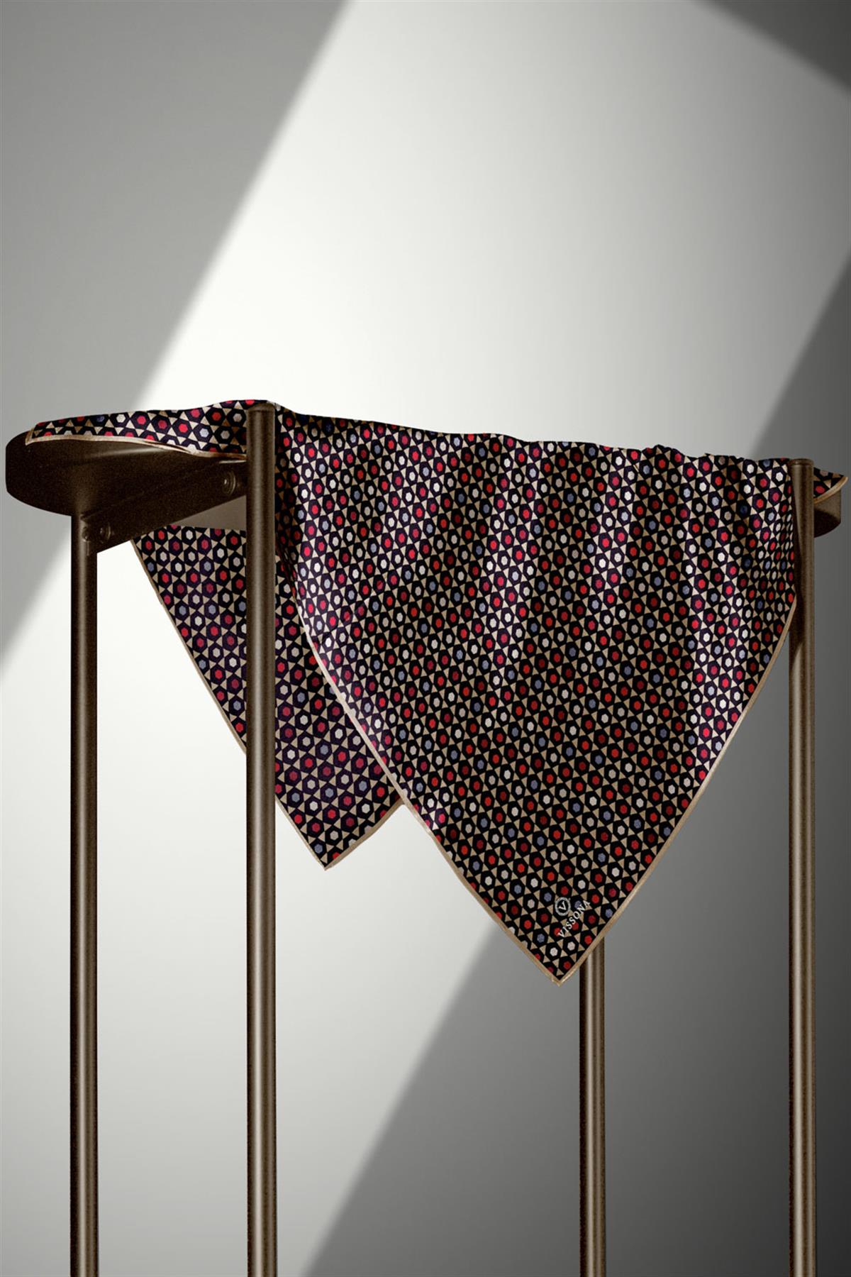 %100 Twill İpek Nokta Desenli Siyah - Bej Renkli 90x90 Eşarp Dikim Şekli : El Dikişi