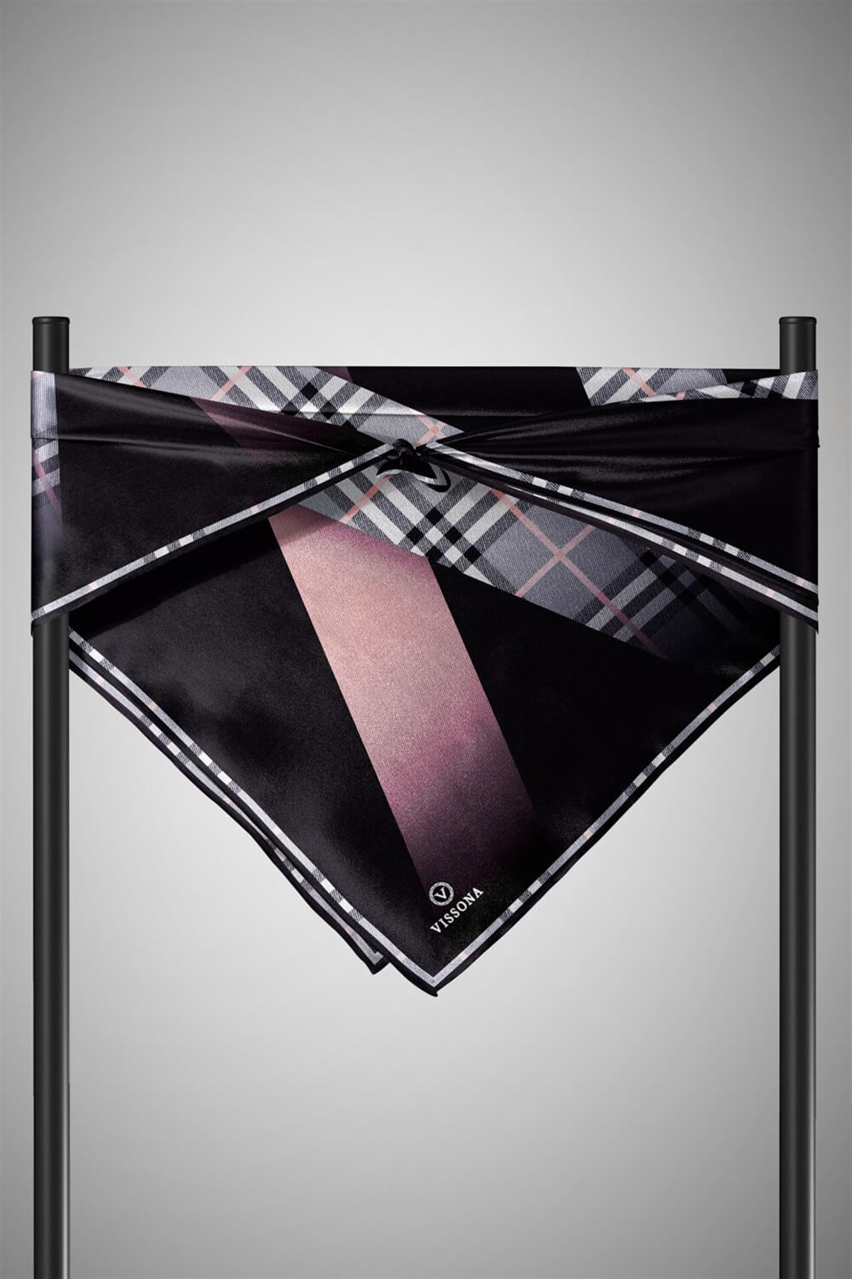 %100 Twill İpek Ekose Desenli Pudra- Siyah Renkli 90x90 Eşarp Dikim Şekli : El Dikişi