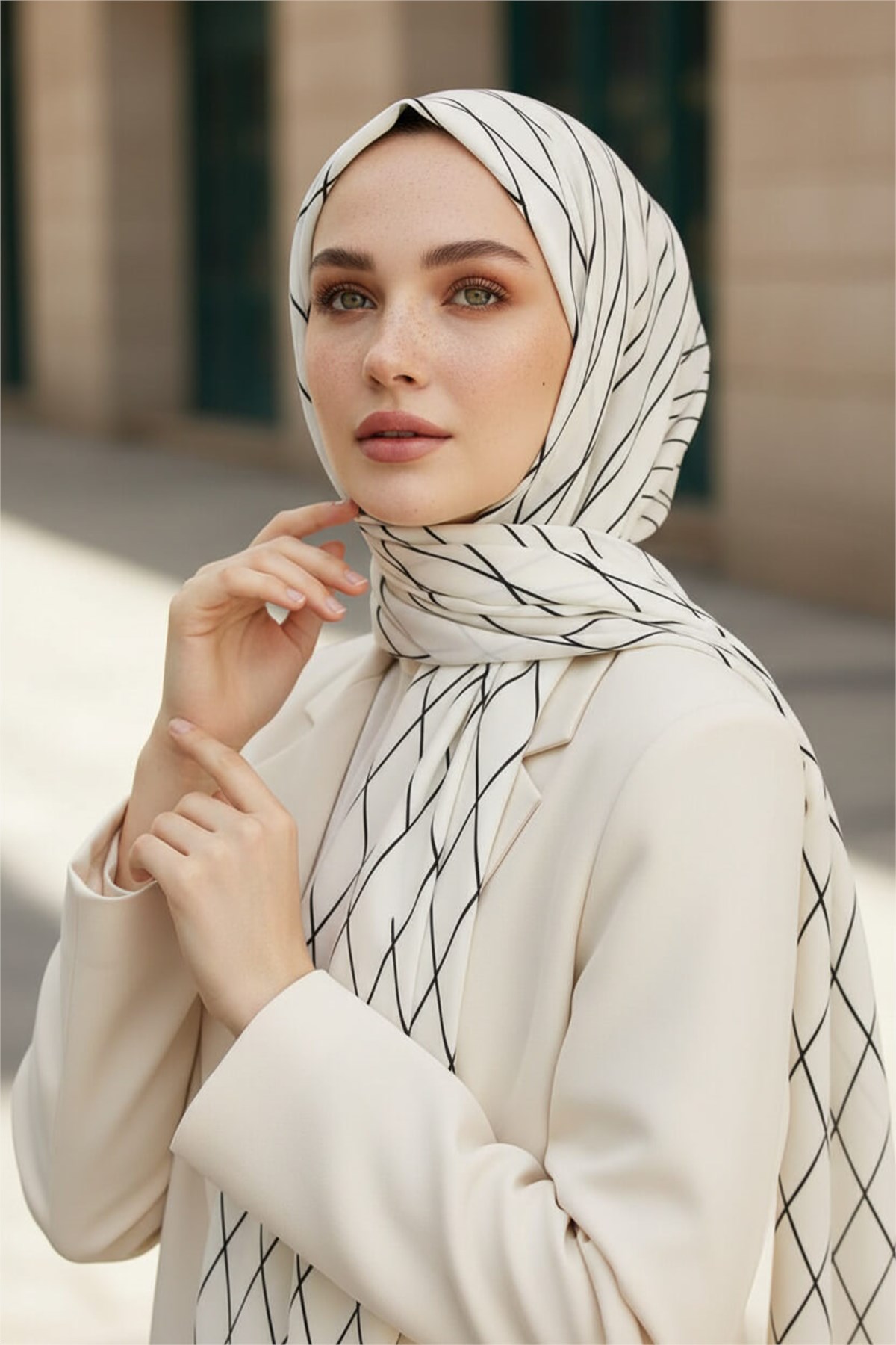 KREP GEOMETRİK DESENLİ KREM RENKLİ 75X195 KIRIŞMAZ ŞAL
