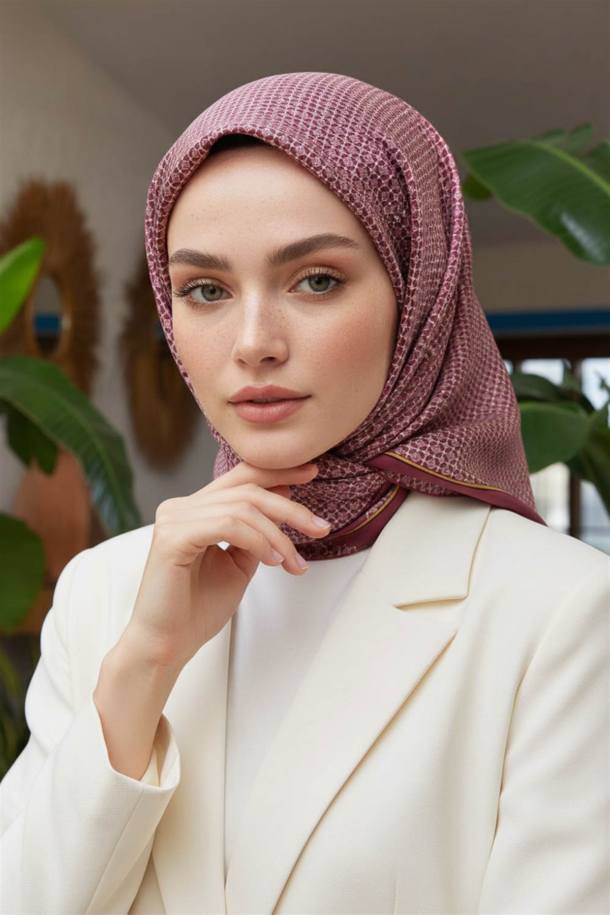%100 Twill İpek Minik Motif Desenli Gül Kurusu - Krem Renkli 90x90 Eşarp Dikim Şekli : El Dikişi