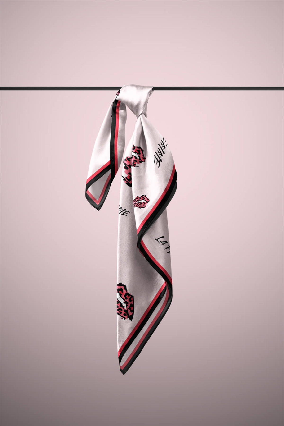 B77 Modabutik Dudak Desenli Bandana