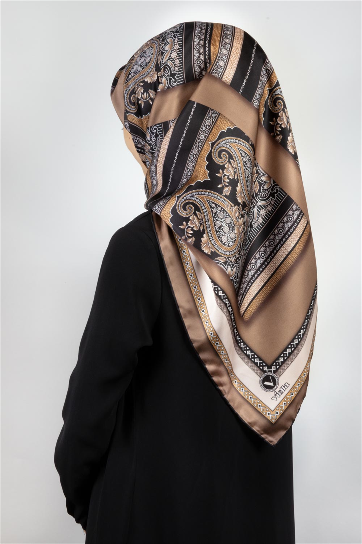 Twill Şal Desenli Bej Renkli 90x90 Eşarp (İpek İçermez) Kenar Dikiş Şekli El Dikişli