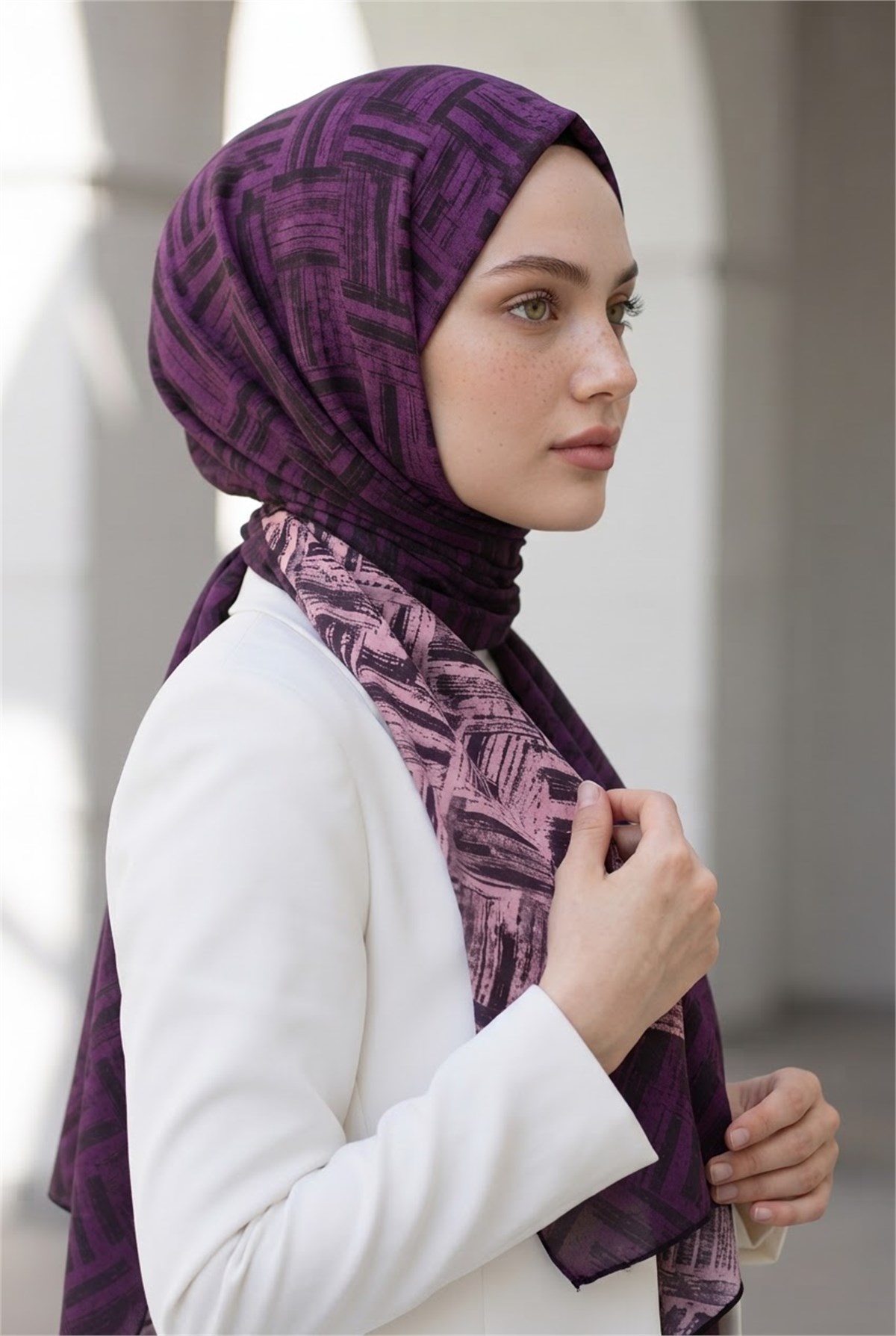 KREP DEGRADELİ ÇİZGİ DESENLİ MOR RENKLİ 75X195 KIRIŞMAZ ŞAL