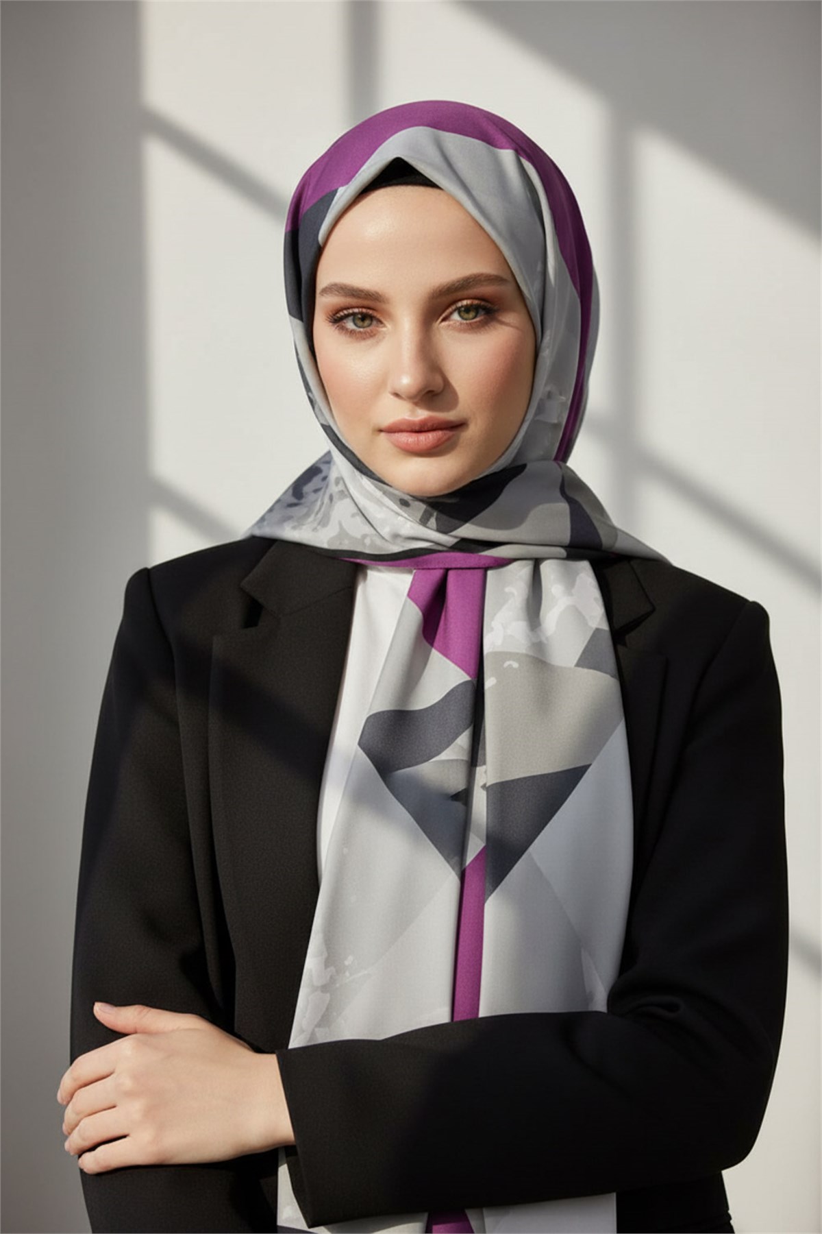 KREP GEOMETRİK DESENLİ VİZON - MÜRDÜM RENKLİ 75X195 KIRIŞMAZ ŞAL